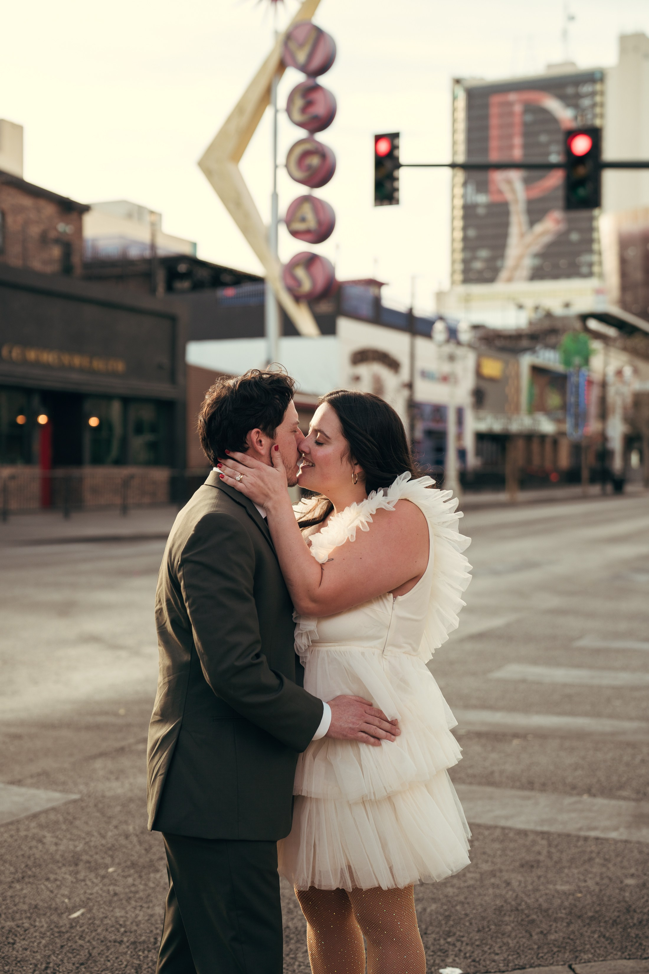 Grace&Jesse. Wedding & elopement photographer Viktoriya Kravtsov. Las Vegas