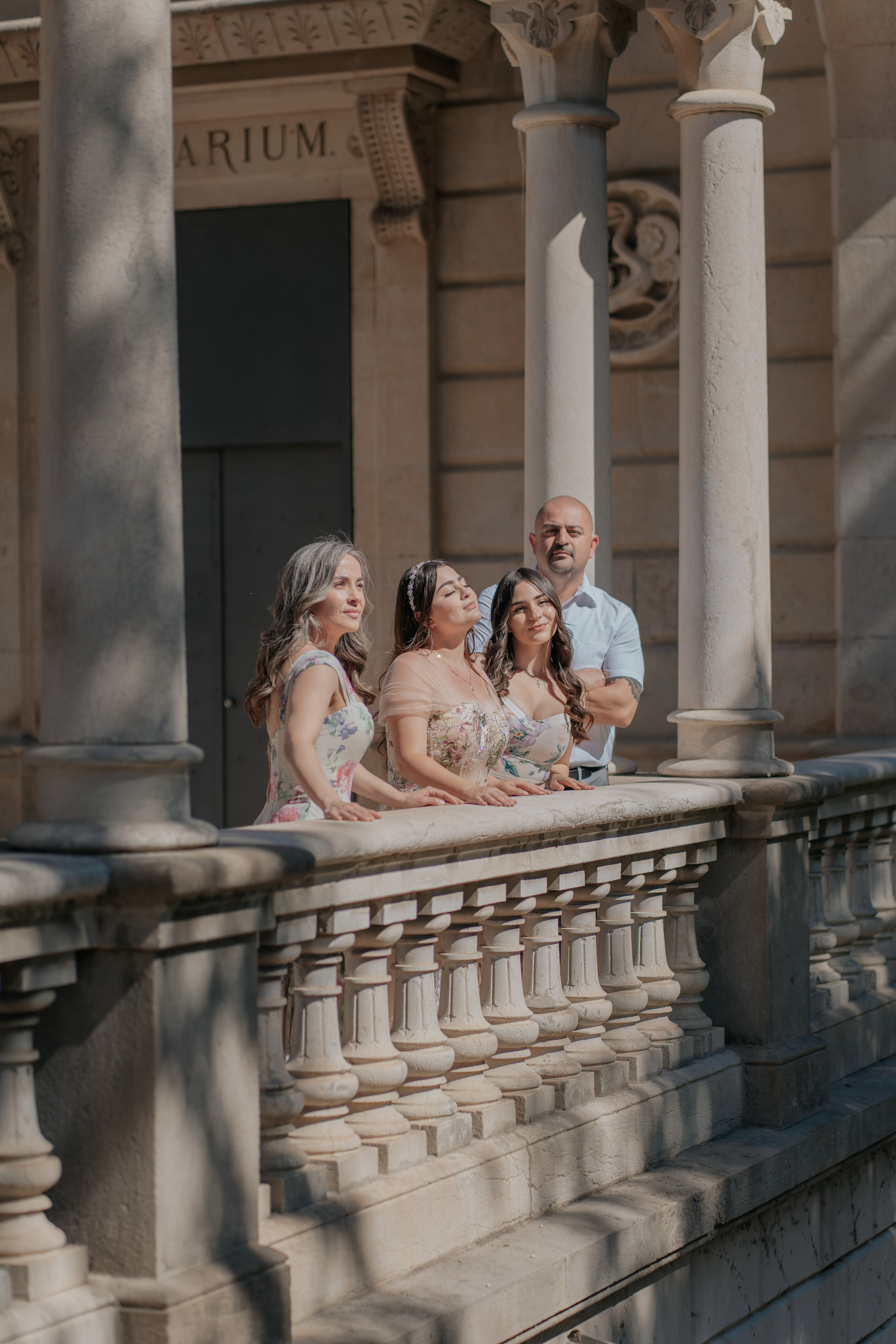 The Ultimate Barcelona Photoshoot Guide — Photographers Recommendations. DiaFoto — Wow Photographer in Barcelona | Premium Barcelona Photoshoot Experience