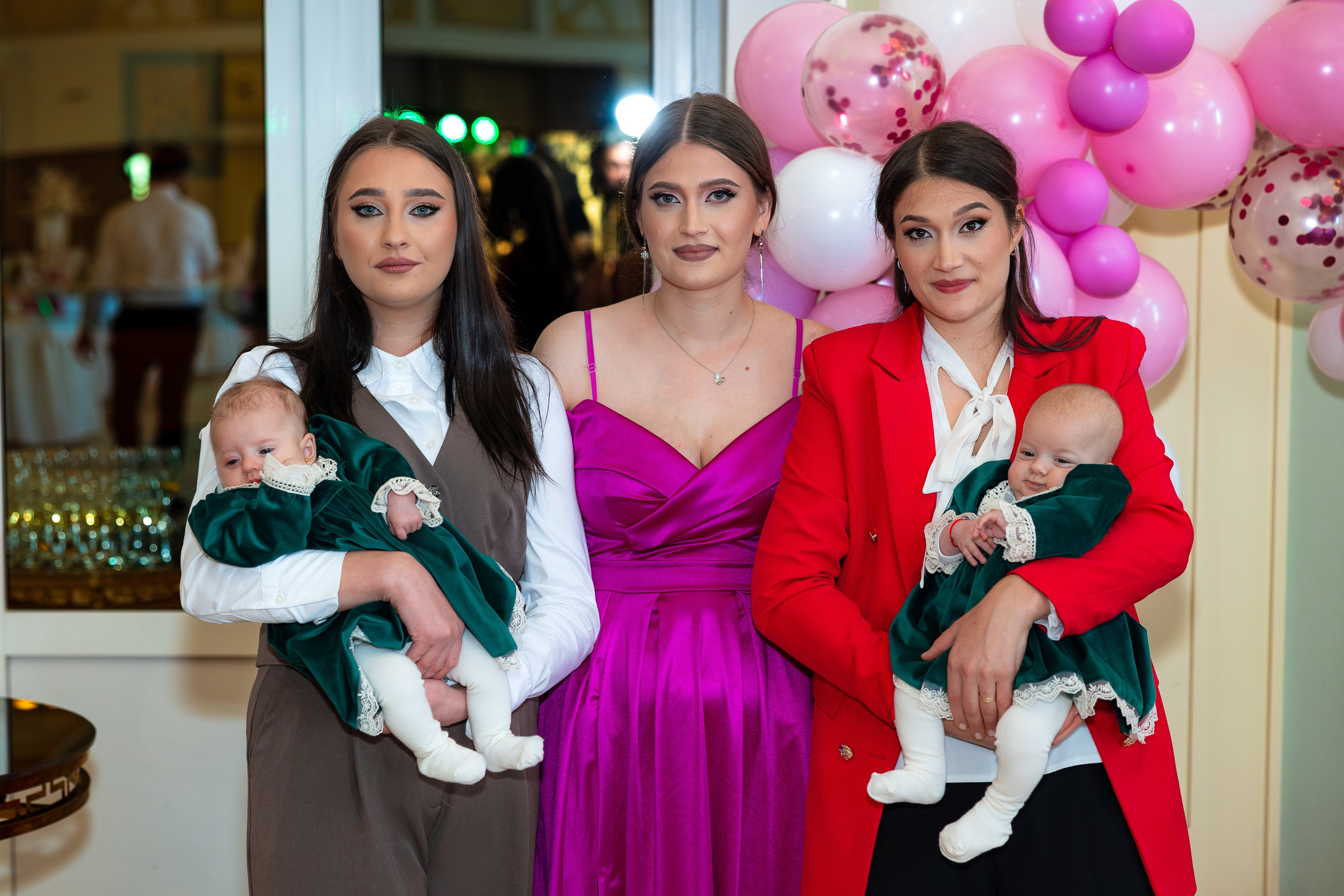 Botez Natalia si Carolina. Ionut Brehuescu — Fotograf