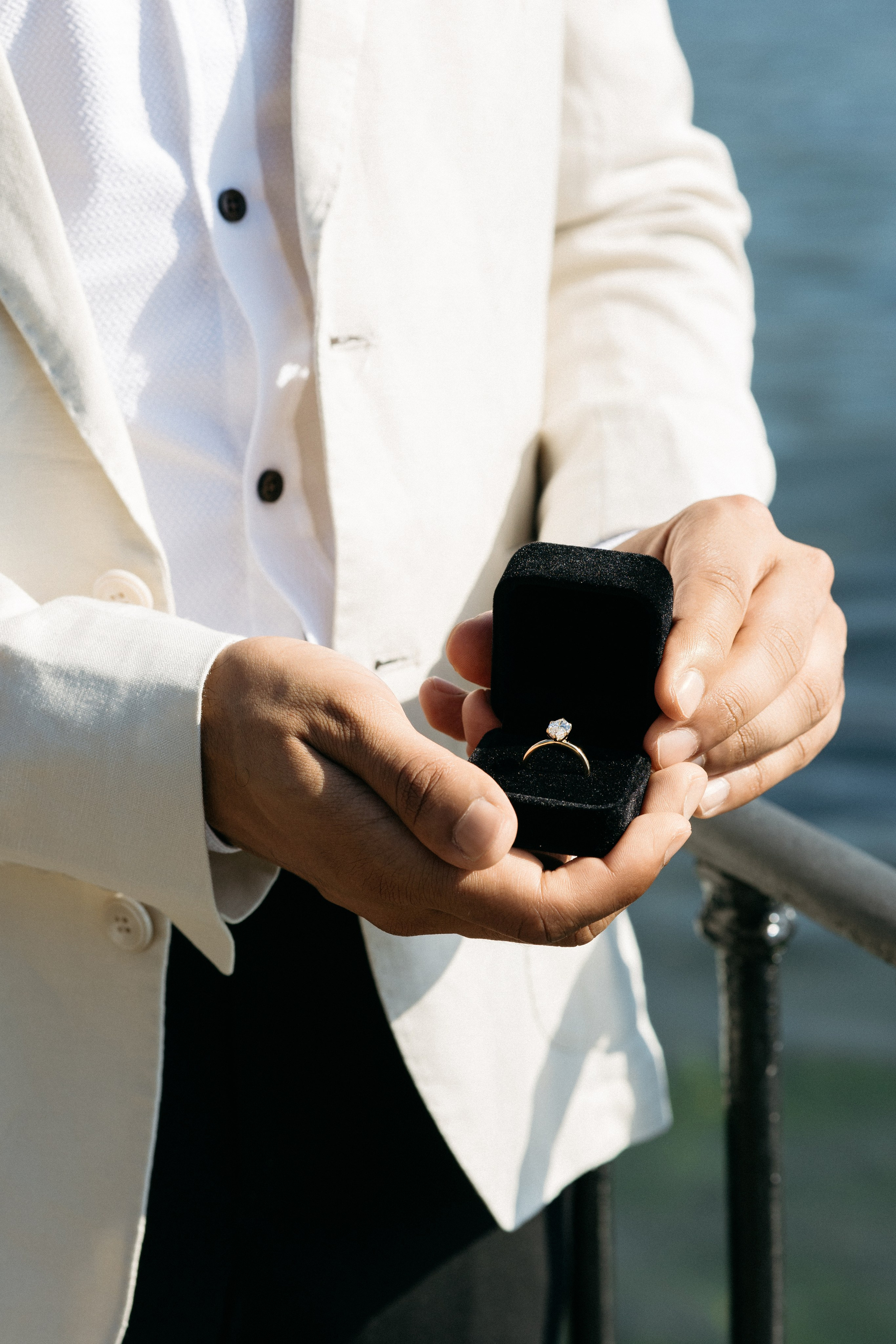 She said yes 💍. Wedding photographer in Italy