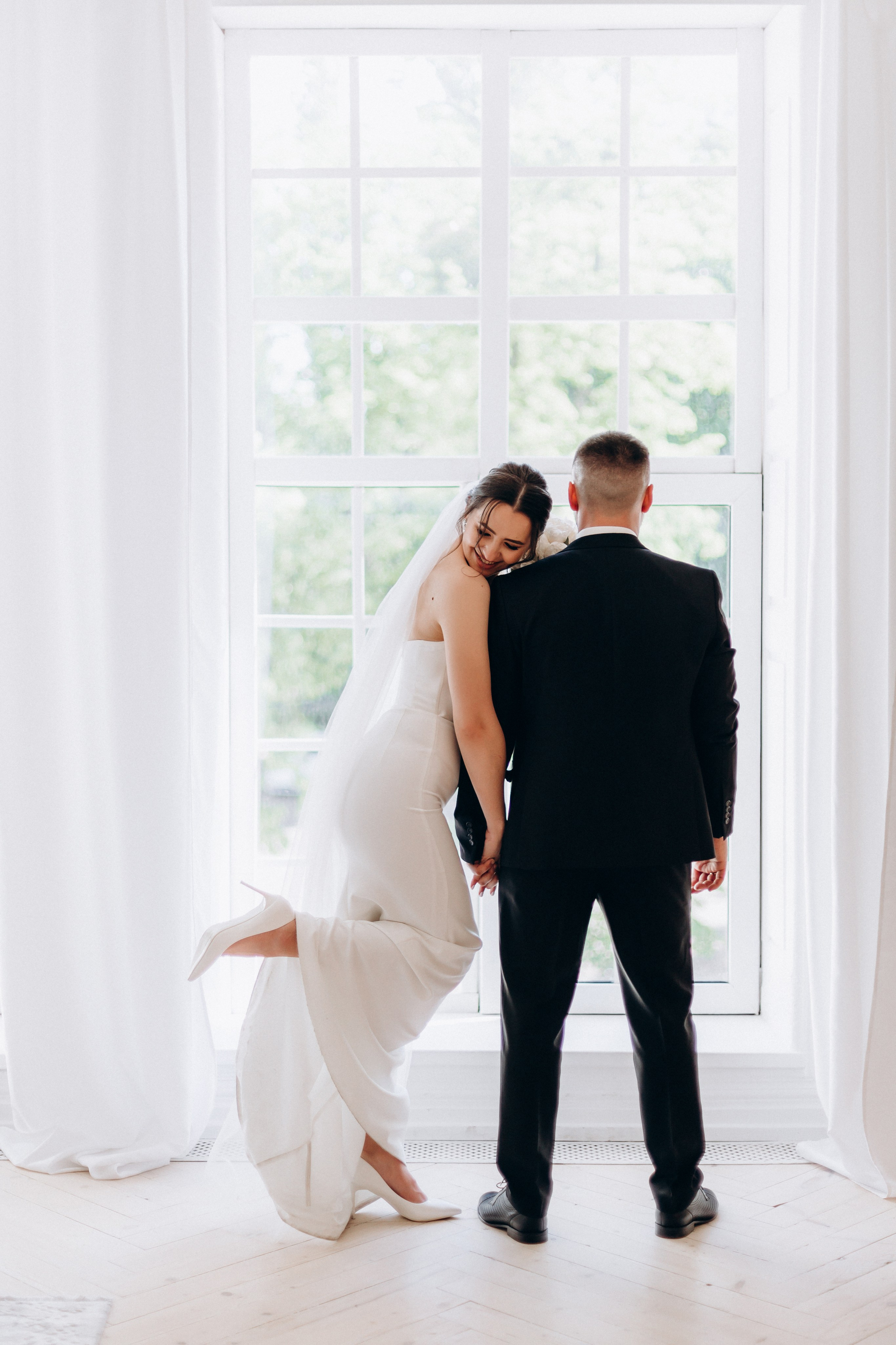 White Wedding. Wedding and Family Photograph