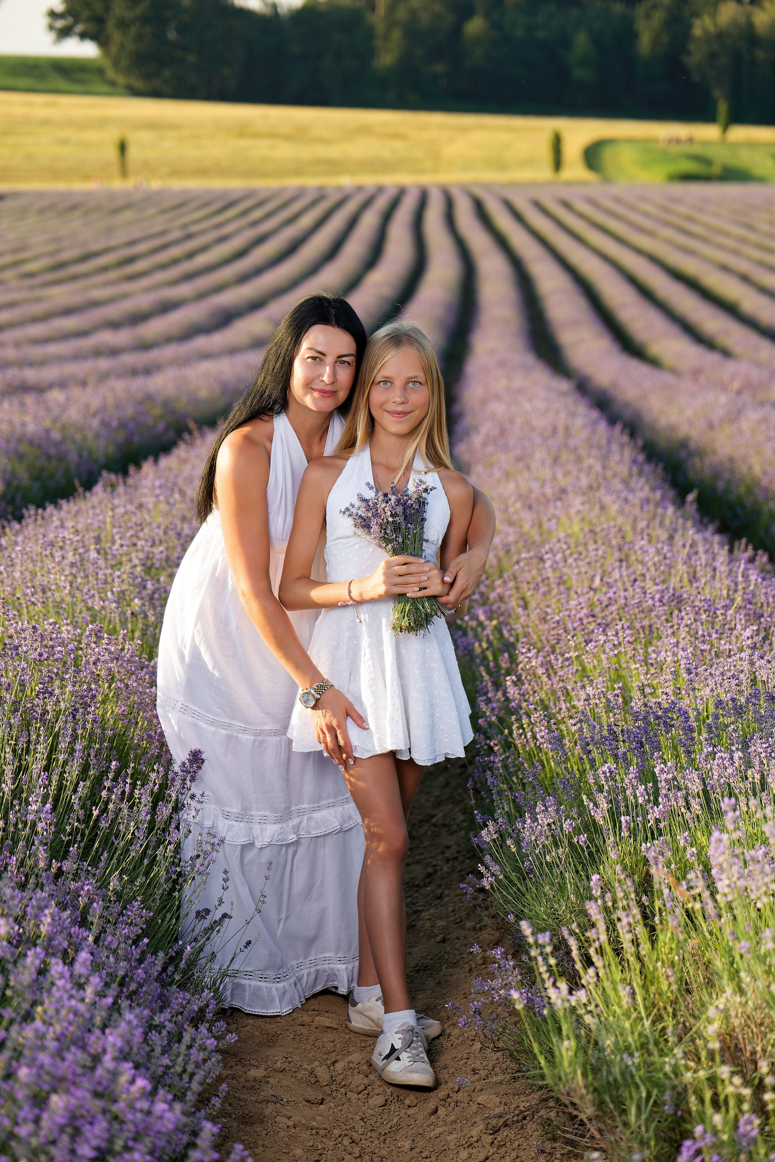 Lavander fild. ADELINA. Wedding and reportage photographer in Munich, Regensburg, Bavaria & all across Germany — LORAN Media