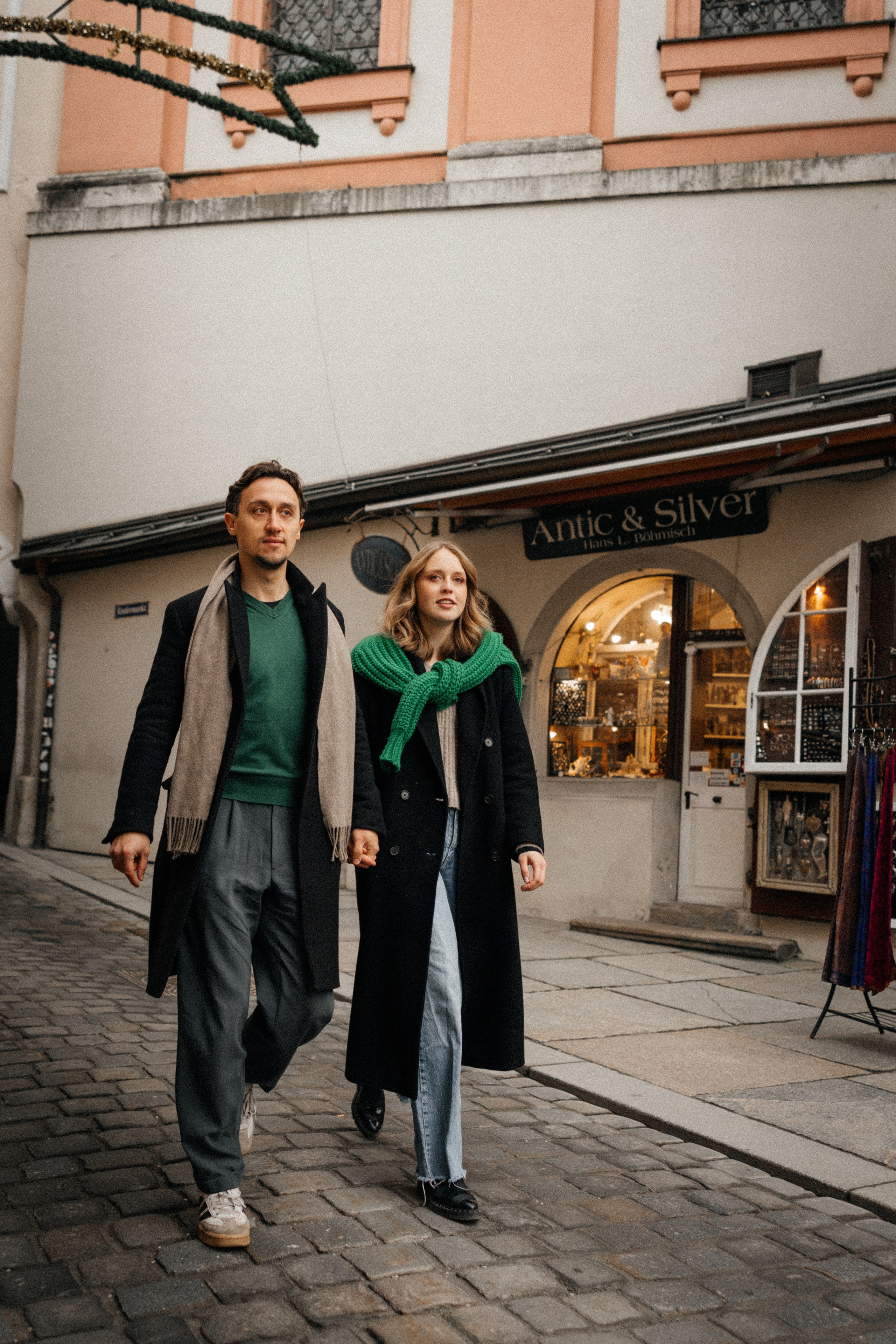 Stas und Lucia. Wedding and reportage photographer in Munich, Regensburg, Bavaria & all across Germany — LORAN Media