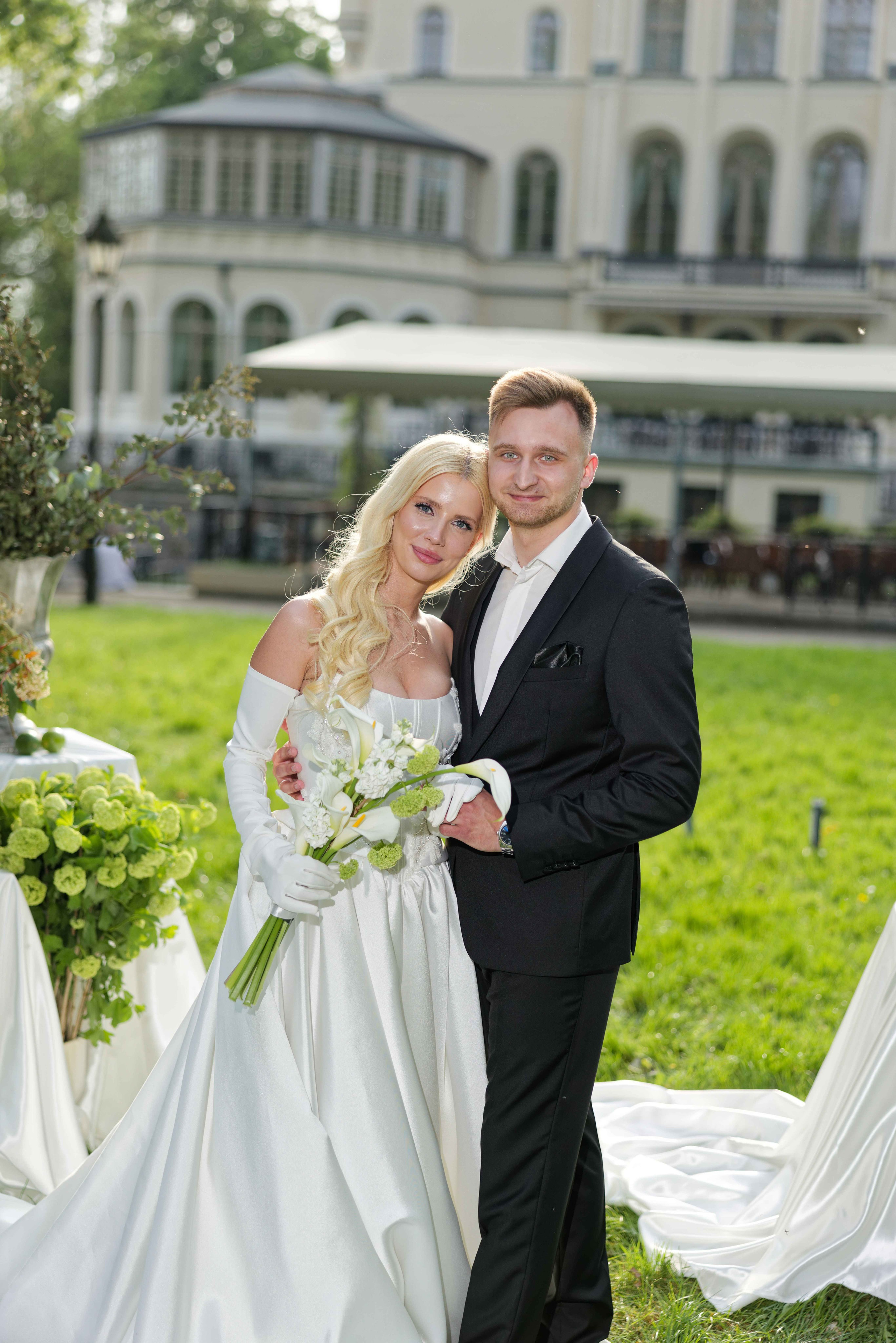 Elegante Schloss-Hochzeit. Свадебный и репортажный фотограф в Мюнхене, Регенсбурге, Баварии и по всей Германии — LORAN MEDIA