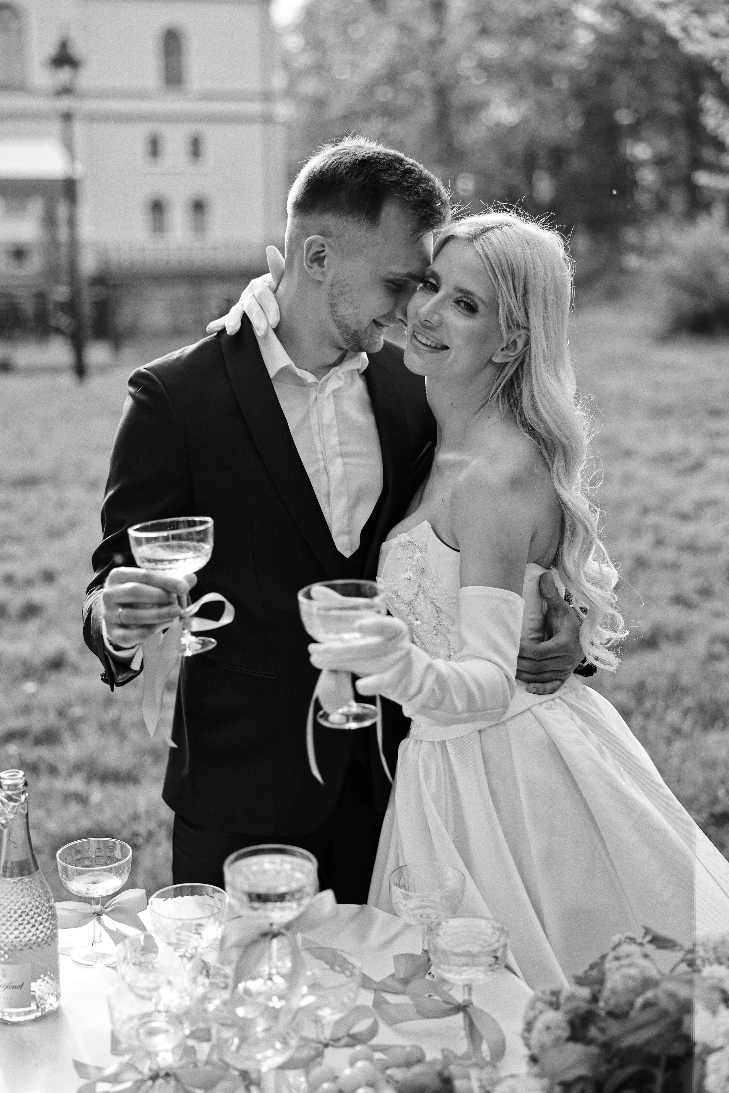 Elegante Schloss-Hochzeit. Свадебный и репортажный фотограф в Мюнхене, Регенсбурге, Баварии и по всей Германии — LORAN MEDIA