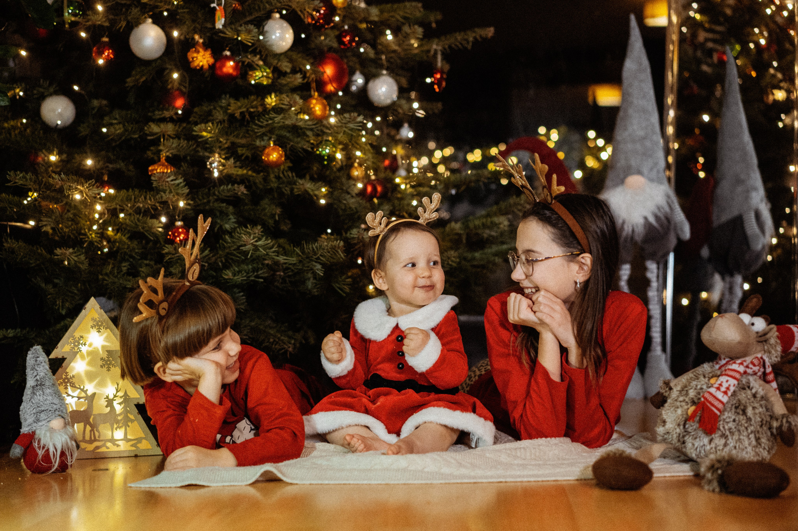 🎄 Weihnachtsshootings & Gutscheine 2026. Wedding and reportage photographer in Munich, Regensburg, Bavaria & all across Germany — LORAN Media
