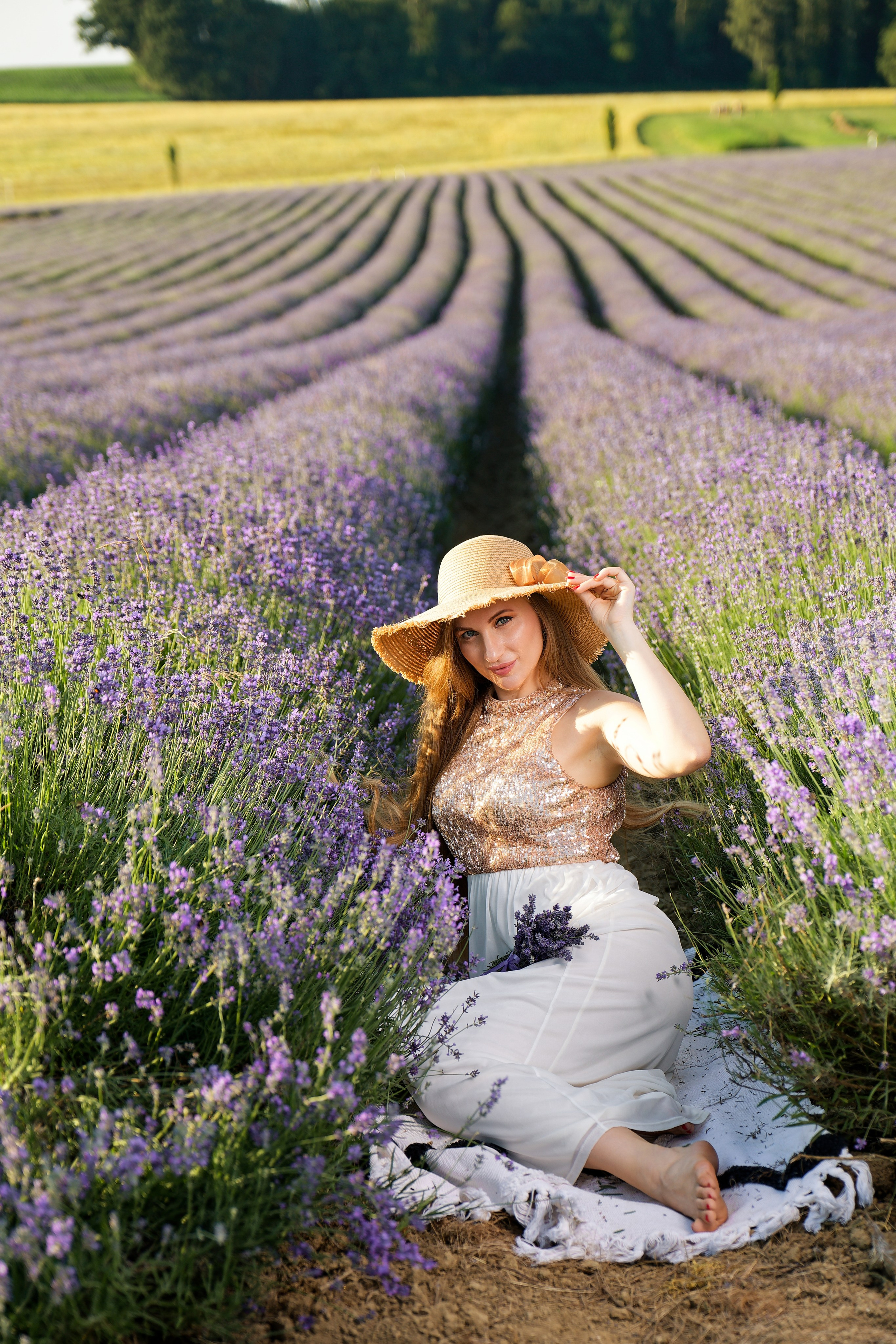 Lavander fild. Wedding and reportage photographer in Munich, Regensburg, Bavaria & all across Germany — LORAN Media