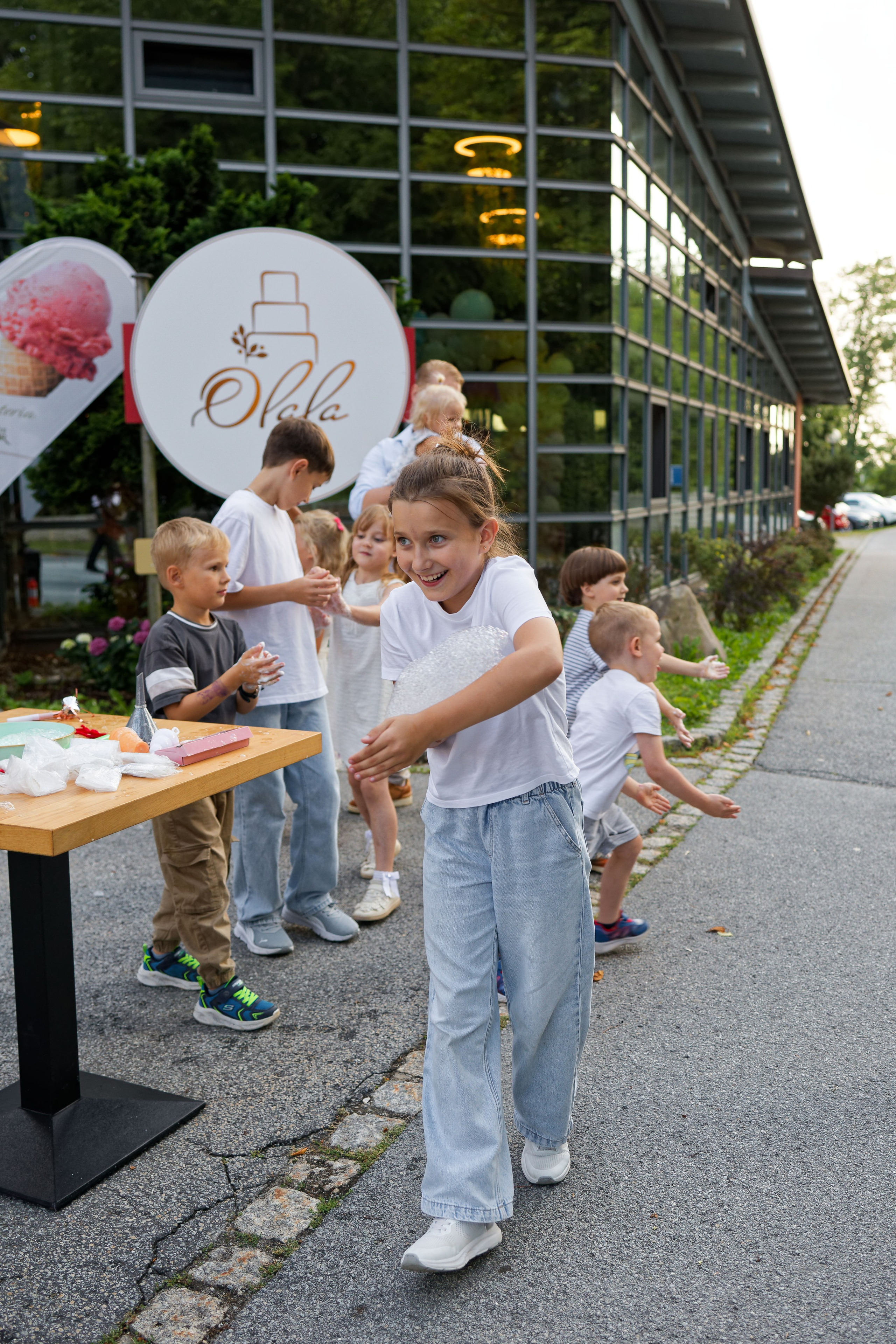 Olivias Geburtstag. Wedding and reportage photographer in Munich, Regensburg, Bavaria & all across Germany — LORAN Media