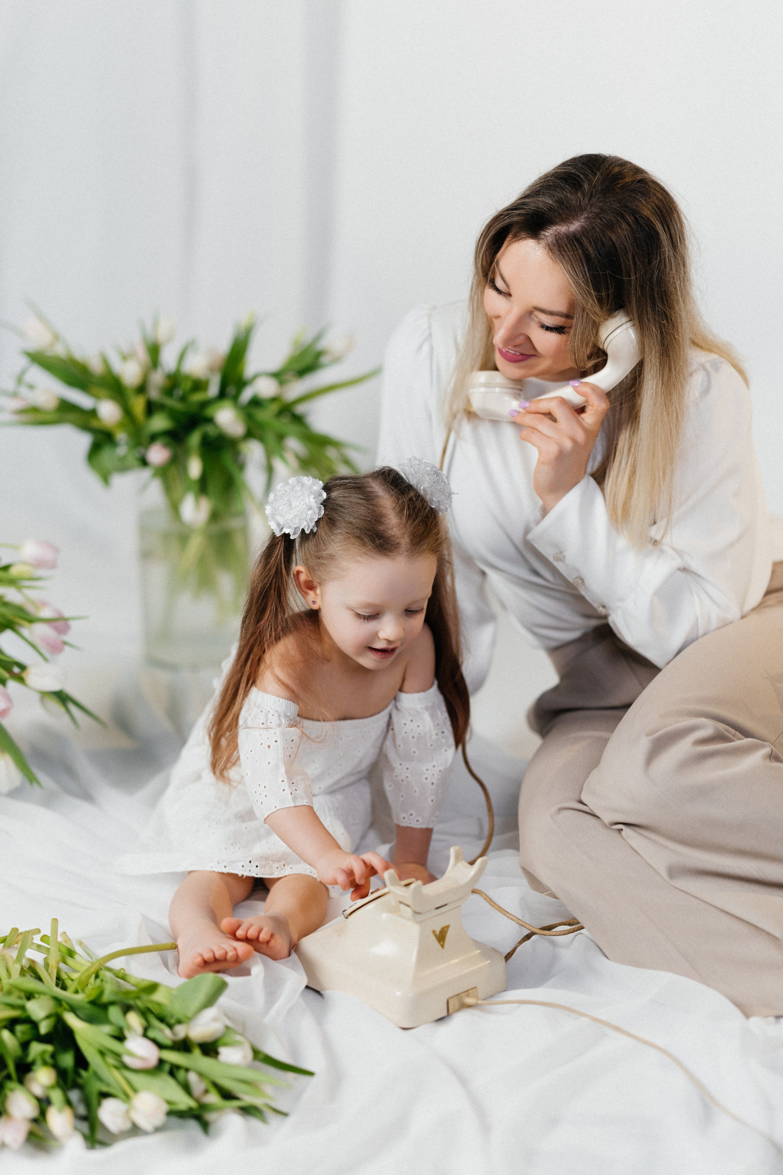 Sofia und Alina. Hochzeits- und Reportagefotograf in München, Bayern, Deutschland. LORAN MEDIA