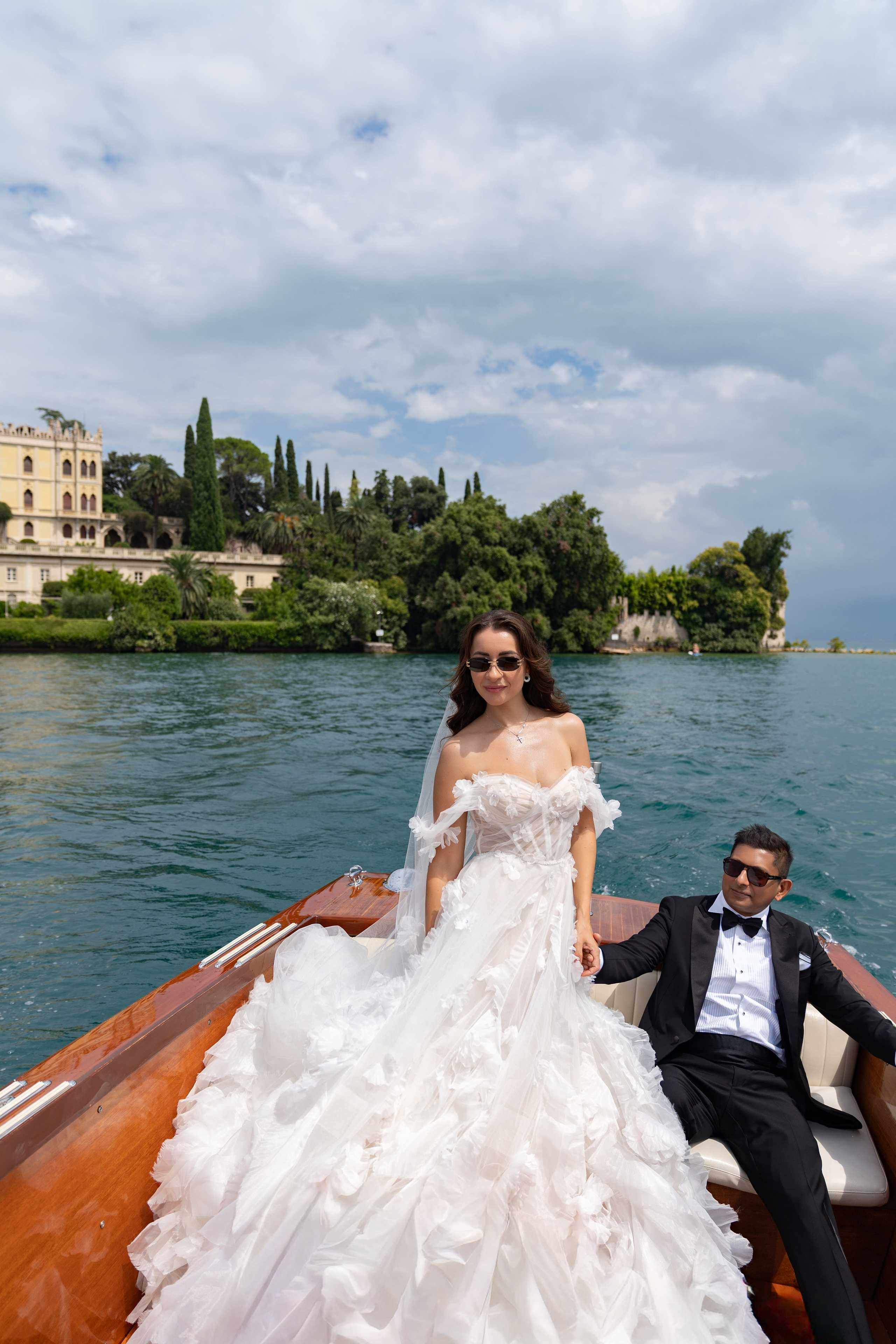 Traumhochzeit auf der Schlossinsel. Hochzeits- und Reportagefotograf in München, Bayern, Deutschland. LORAN MEDIA