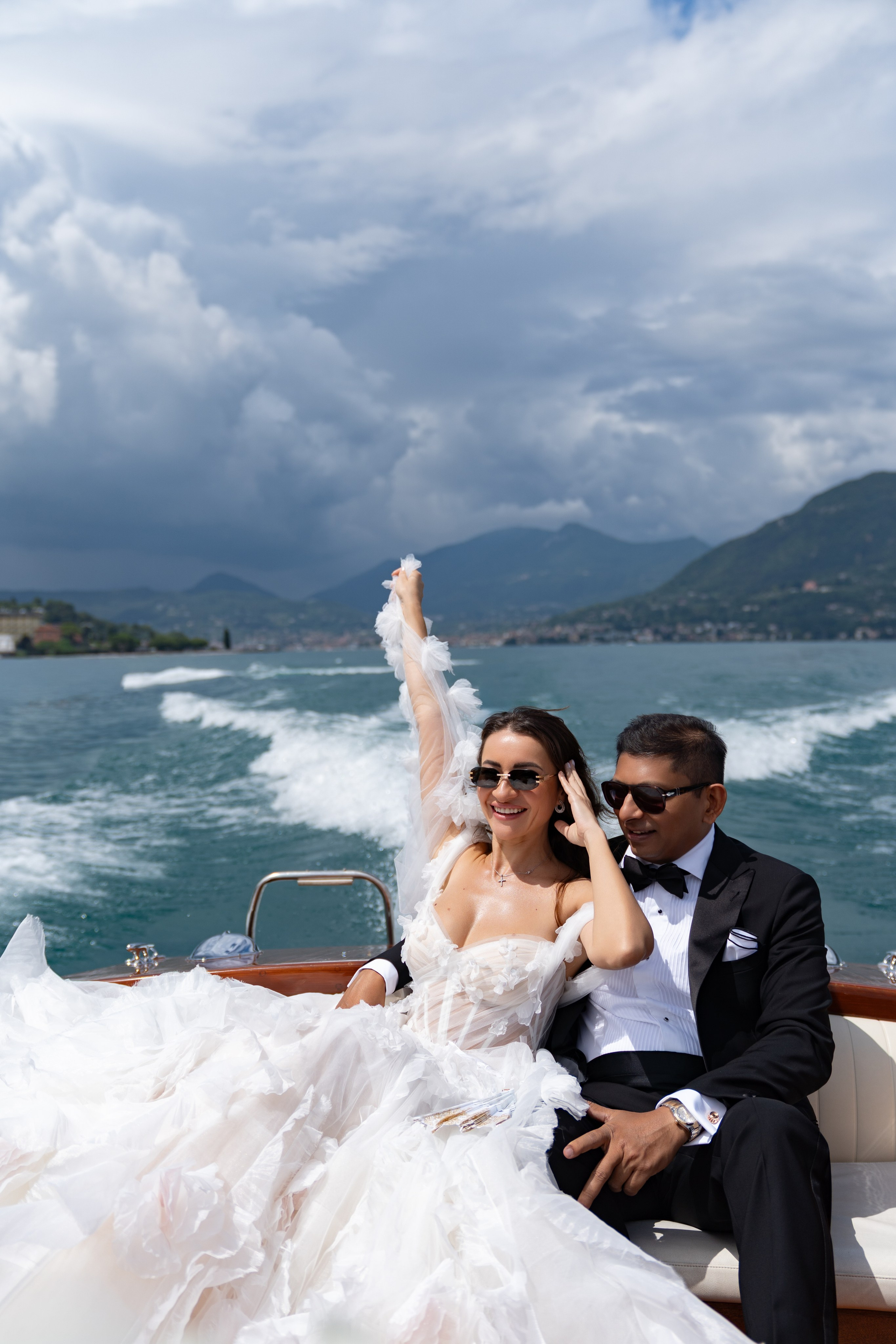 Traumhochzeit auf der Schlossinsel. Hochzeits- und Reportagefotograf in München, Bayern, Deutschland. LORAN MEDIA