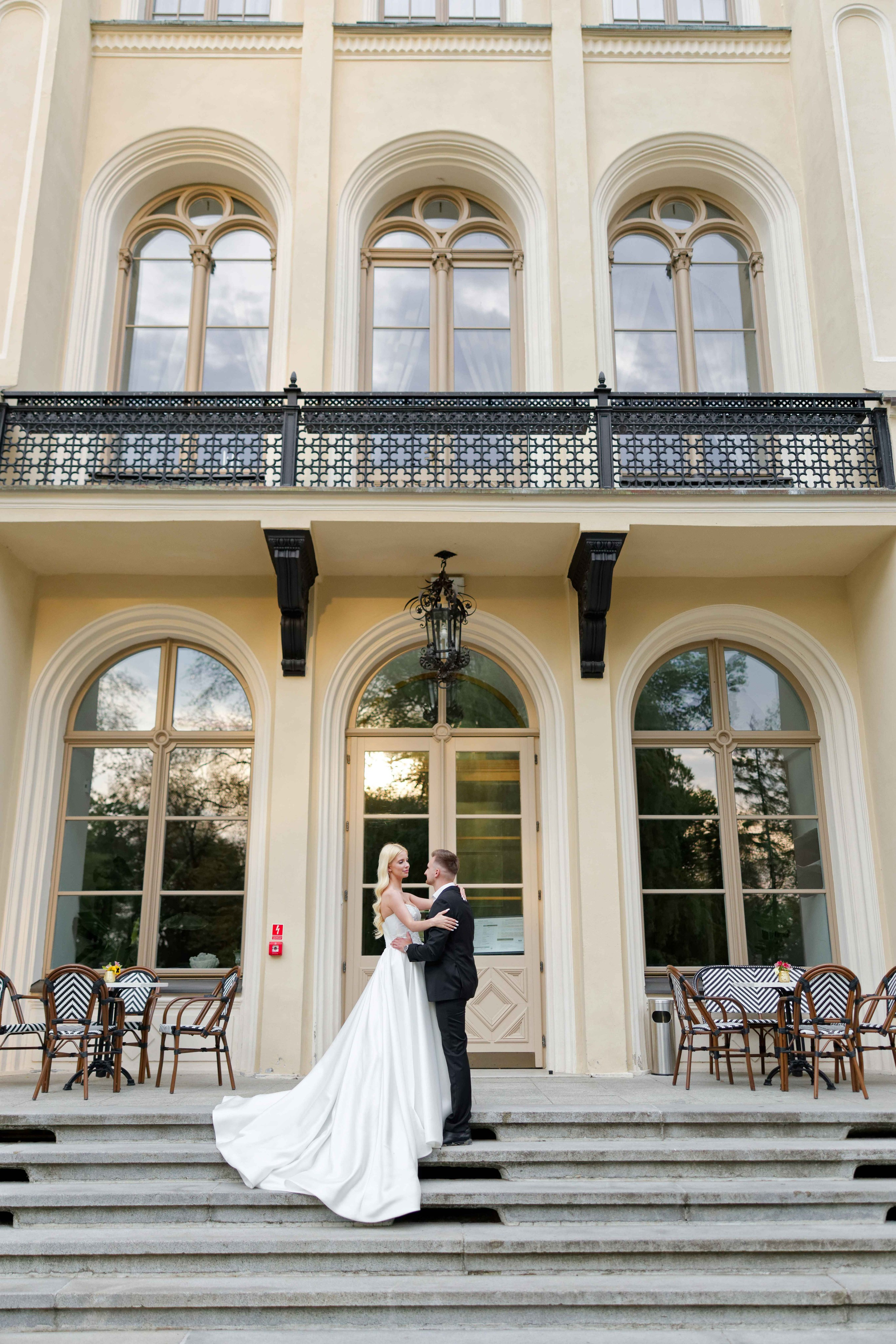 Elegante Schloss-Hochzeit. Свадебный и репортажный фотограф в Мюнхене, Регенсбурге, Баварии и по всей Германии — LORAN MEDIA