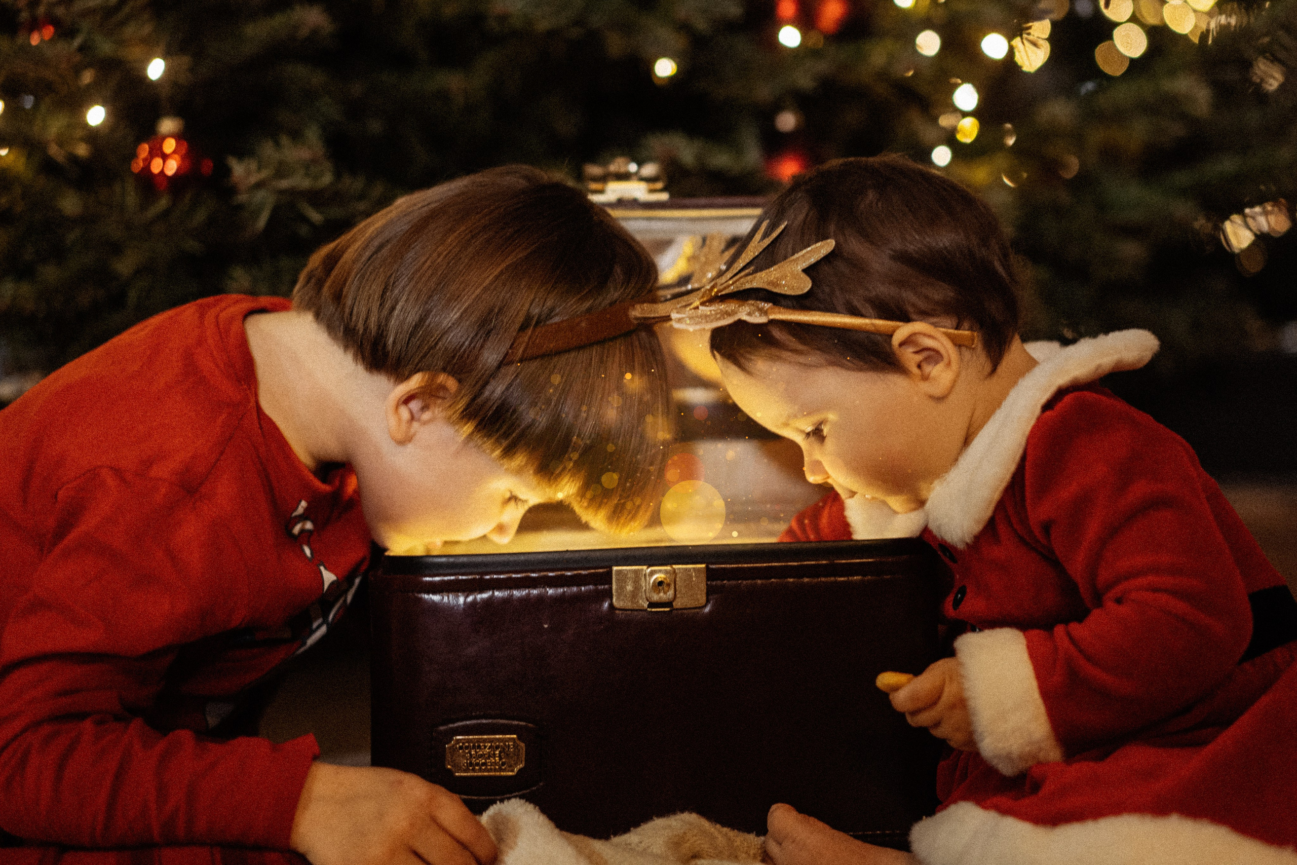 🎄 Weihnachtsshootings & Gutscheine 2026. Wedding and reportage photographer in Munich, Regensburg, Bavaria & all across Germany — LORAN Media