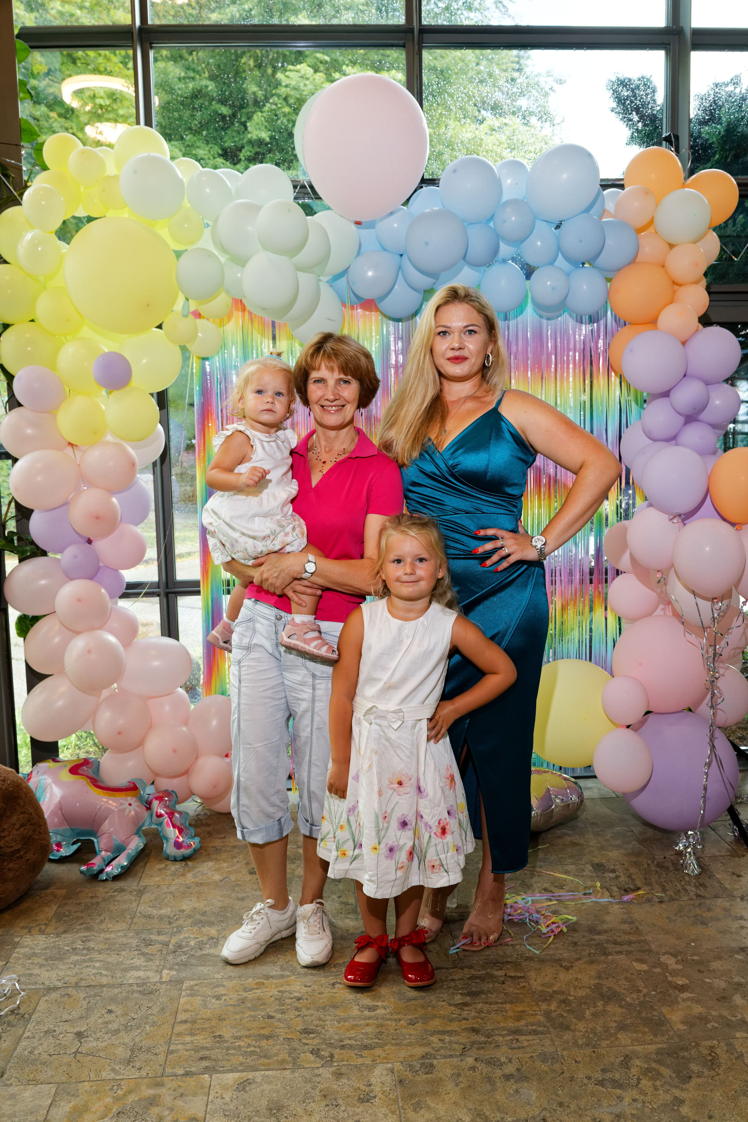 Olivias Geburtstag. Wedding and reportage photographer in Munich, Regensburg, Bavaria & all across Germany — LORAN Media