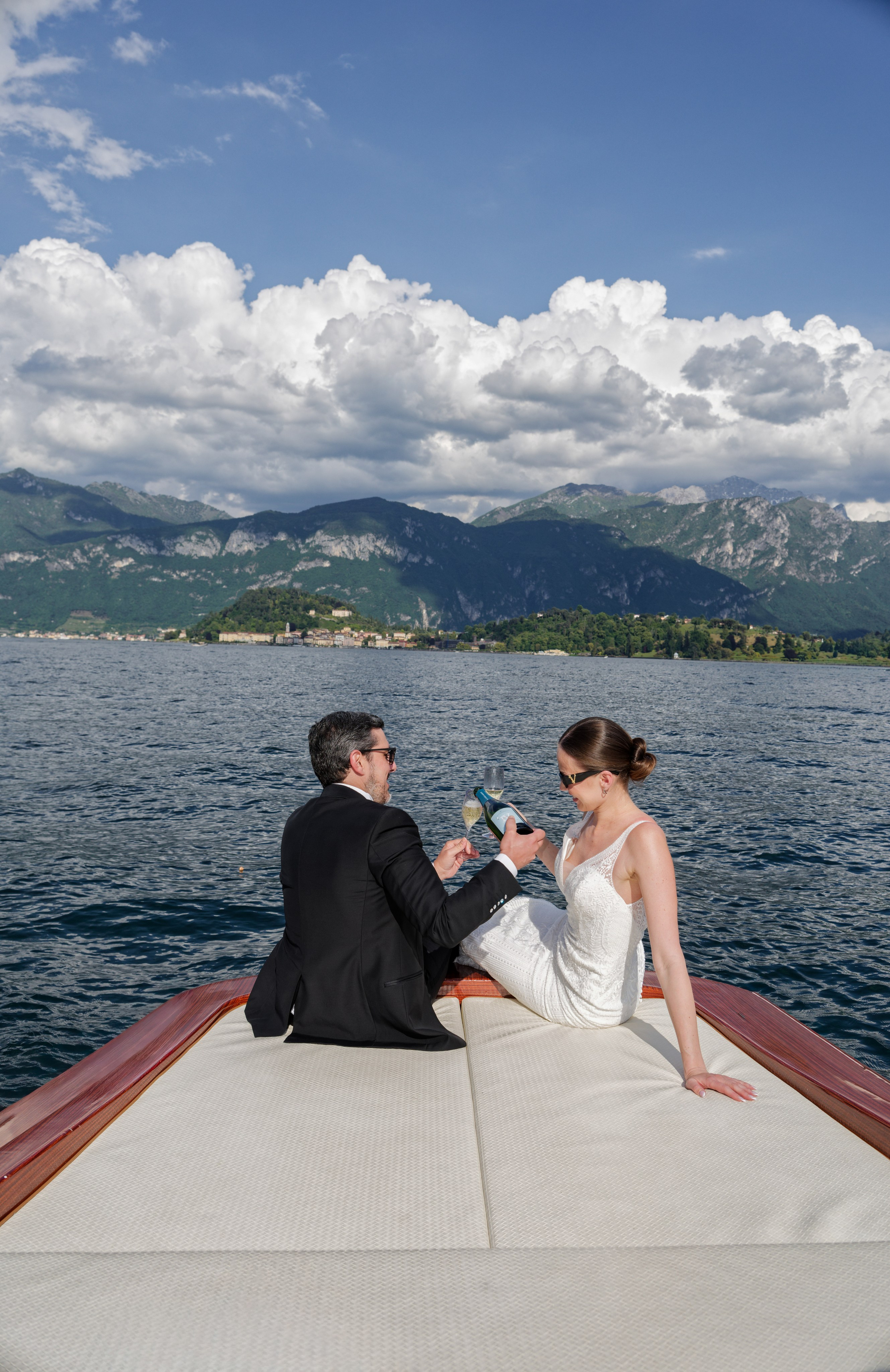 Traumpaar am Comer See. Hochzeits- und Reportagefotograf in München, Bayern, Deutschland. LORAN MEDIA