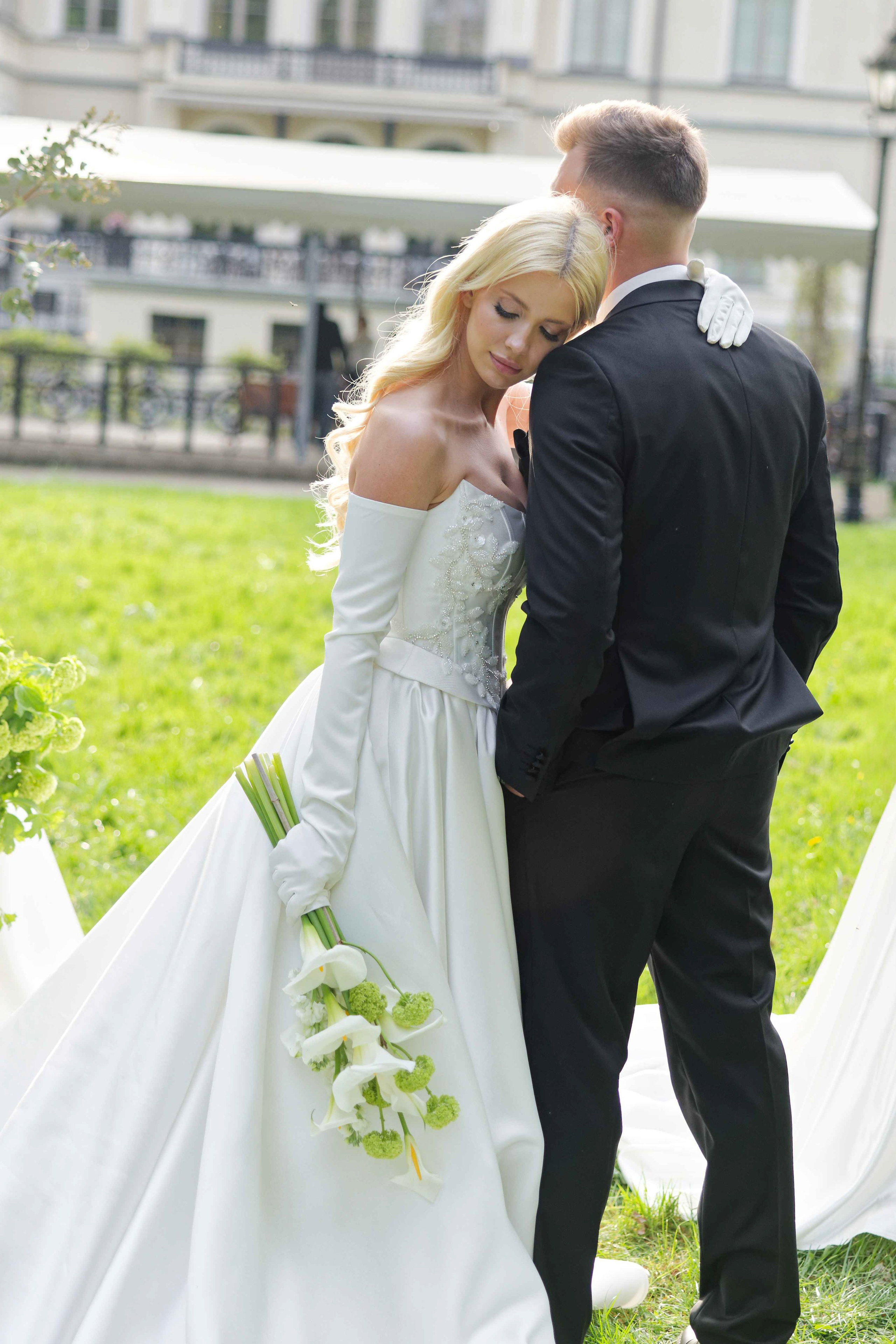 Elegante Schloss-Hochzeit. Свадебный и репортажный фотограф в Мюнхене, Регенсбурге, Баварии и по всей Германии — LORAN MEDIA