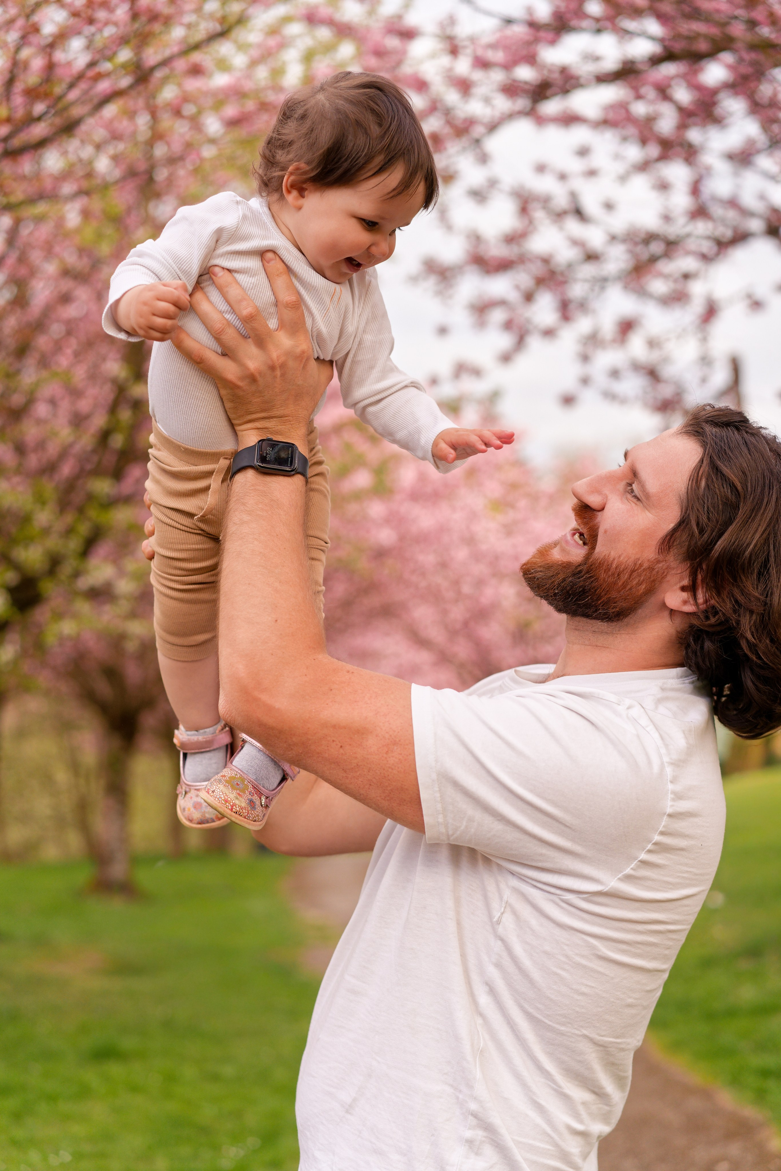 Kirschblüten-Familienshooting. Весільний та репортажний фотограф у Мюнхені, Баваріі та по всій Німеччині – LORAN Media
