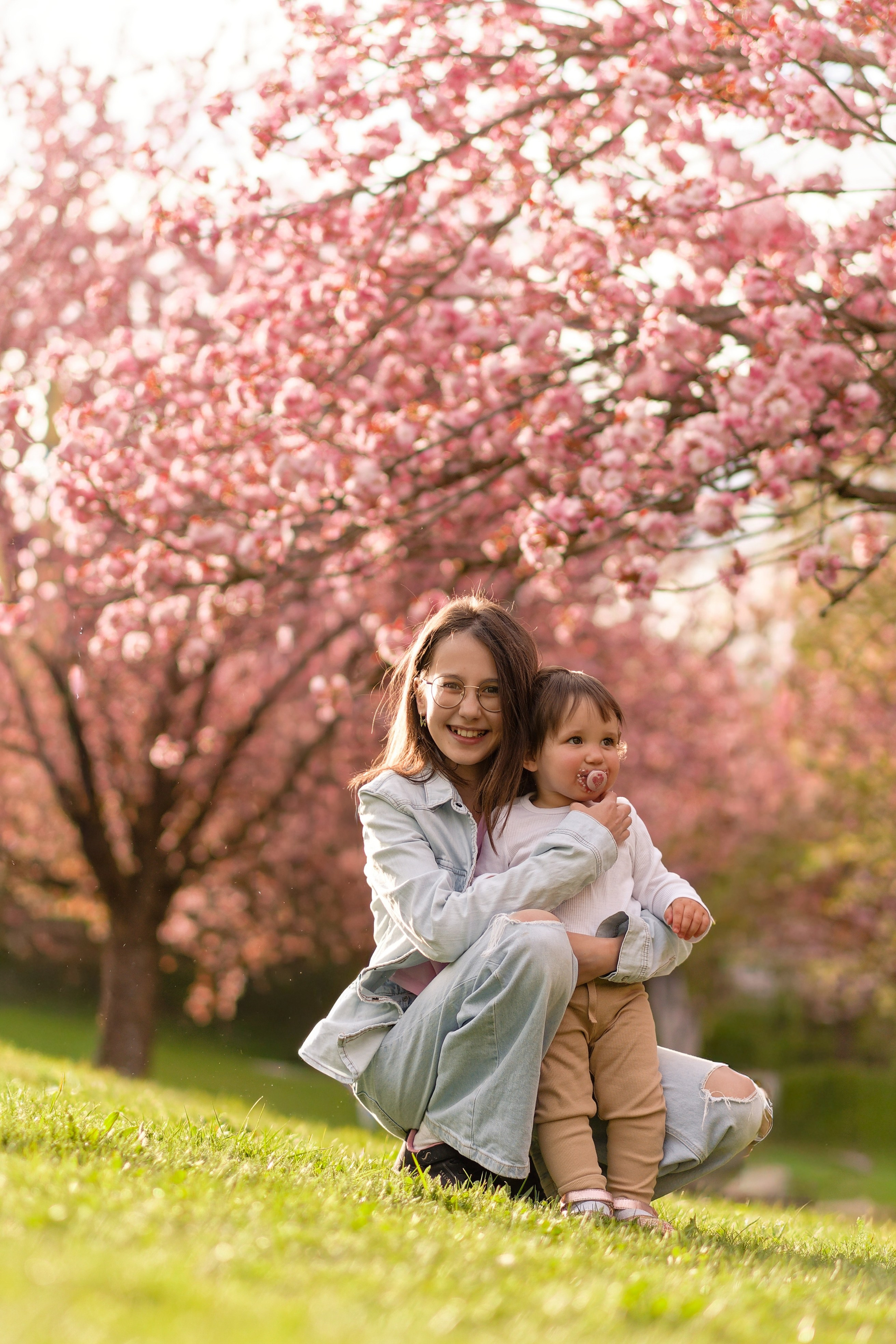 Kirschblüten-Familienshooting. Весільний та репортажний фотограф у Мюнхені, Баваріі та по всій Німеччині – LORAN Media