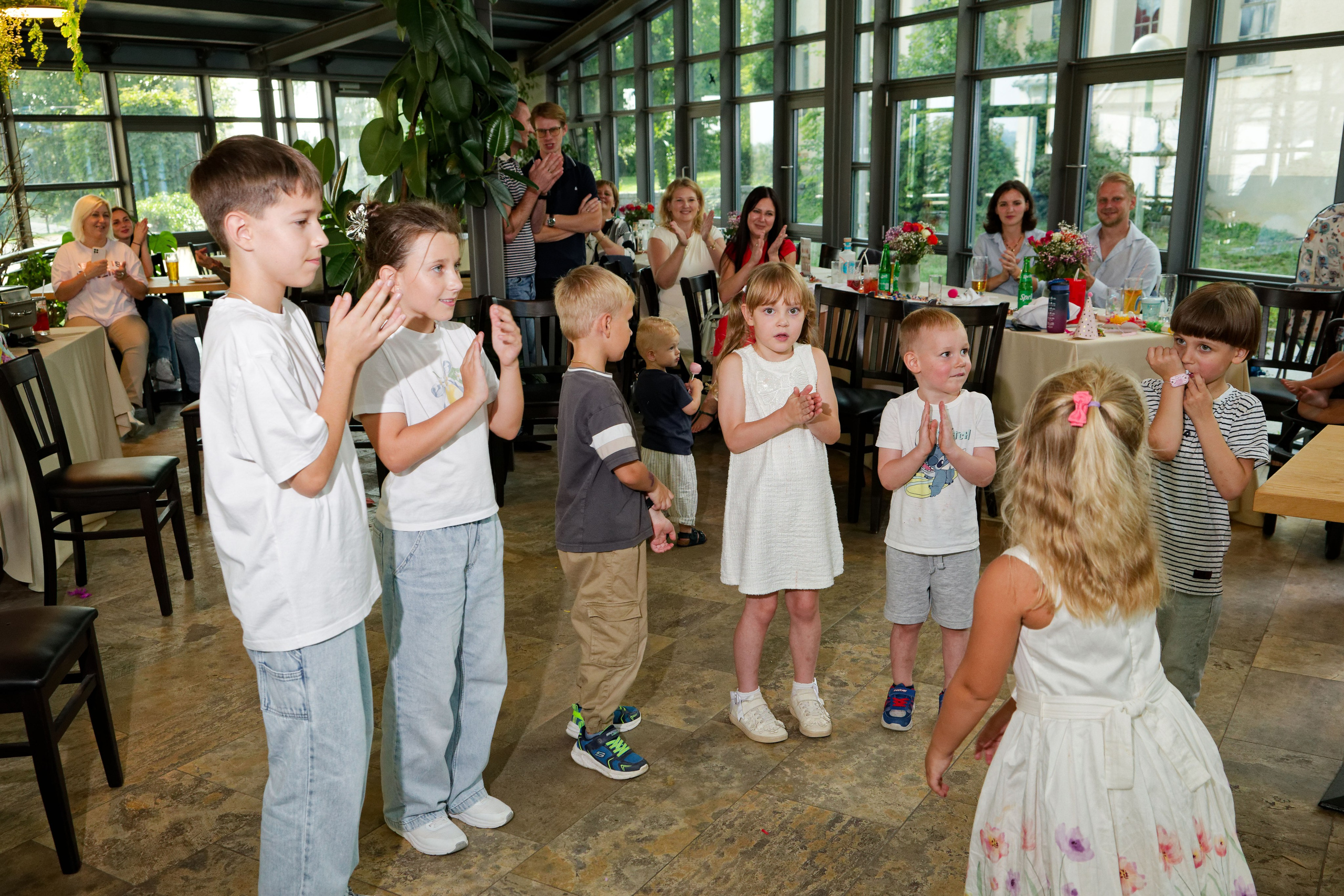 Olivias Geburtstag. Wedding and reportage photographer in Munich, Regensburg, Bavaria & all across Germany — LORAN Media