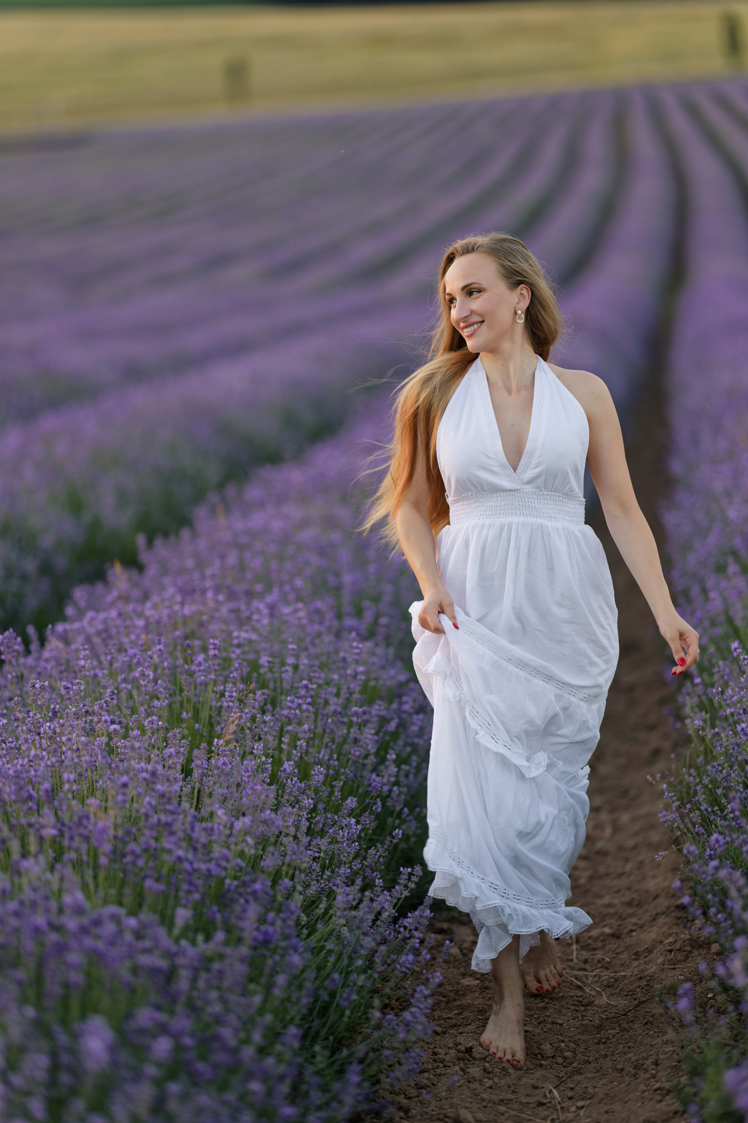 Lavander fild. Wedding and reportage photographer in Munich, Regensburg, Bavaria & all across Germany — LORAN Media