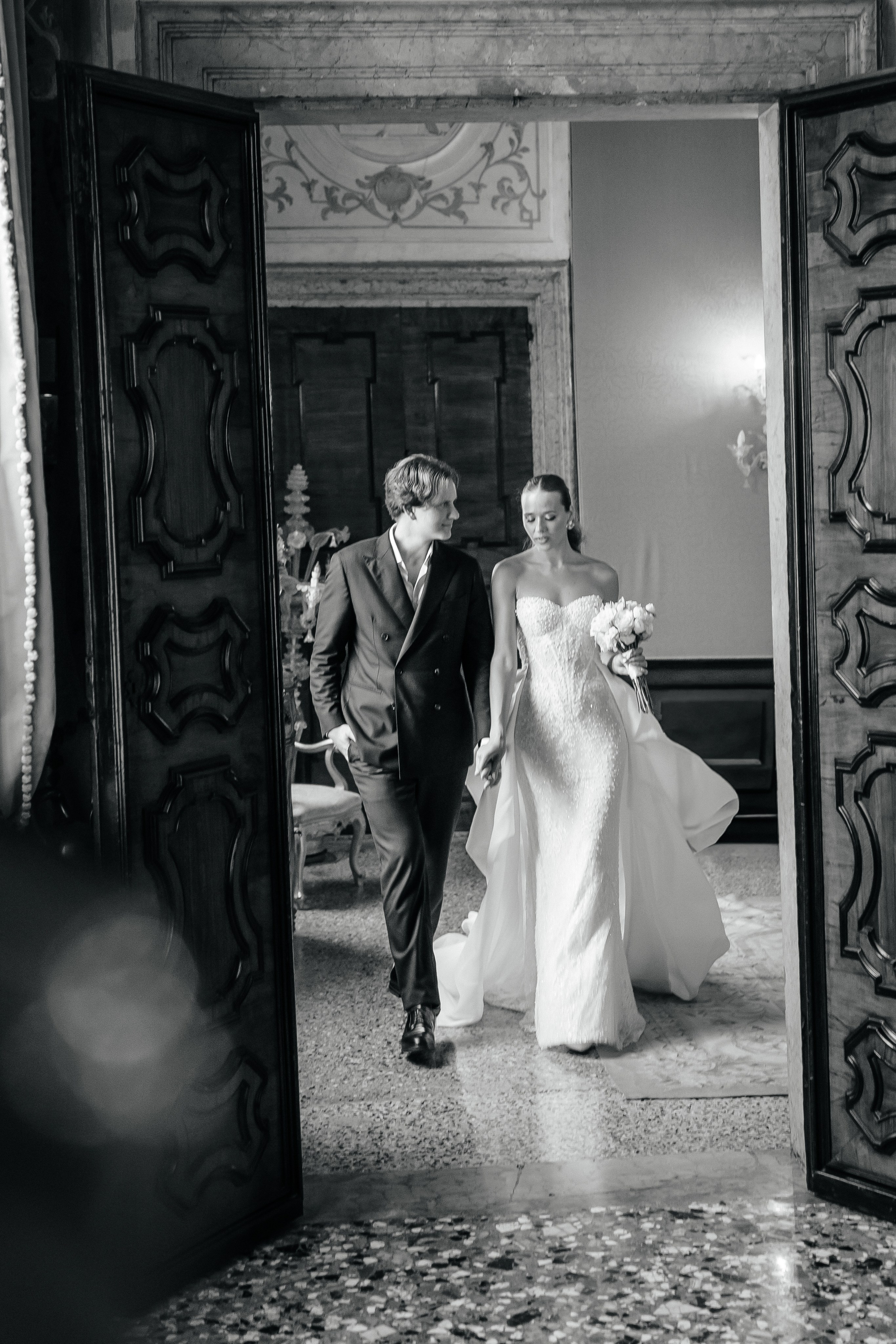 Eleganz im Historischen Schloss. Hochzeits- und Reportagefotograf in München, Bayern, Deutschland. LORAN MEDIA