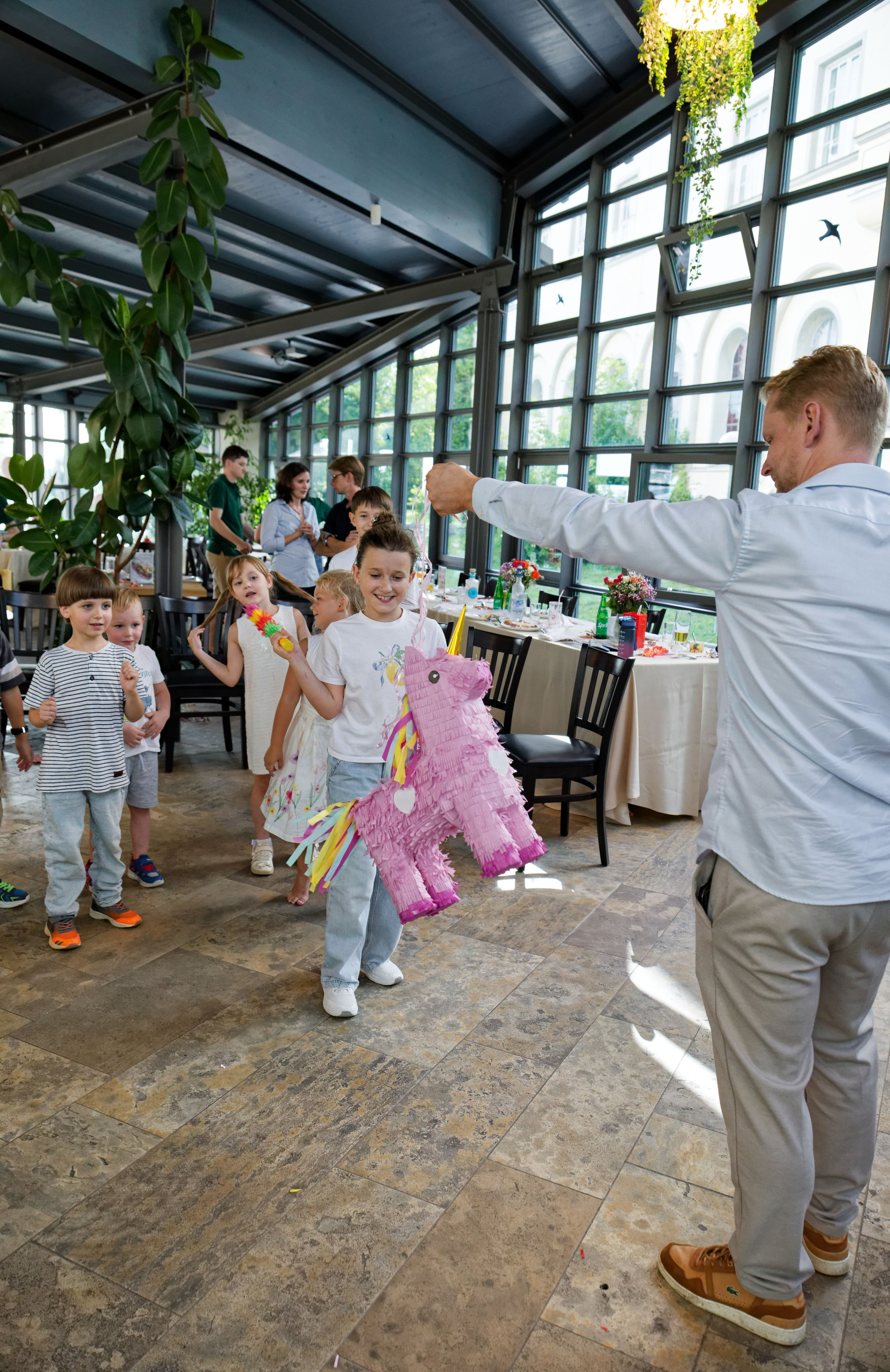 Olivias Geburtstag. Wedding and reportage photographer in Munich, Regensburg, Bavaria & all across Germany — LORAN Media