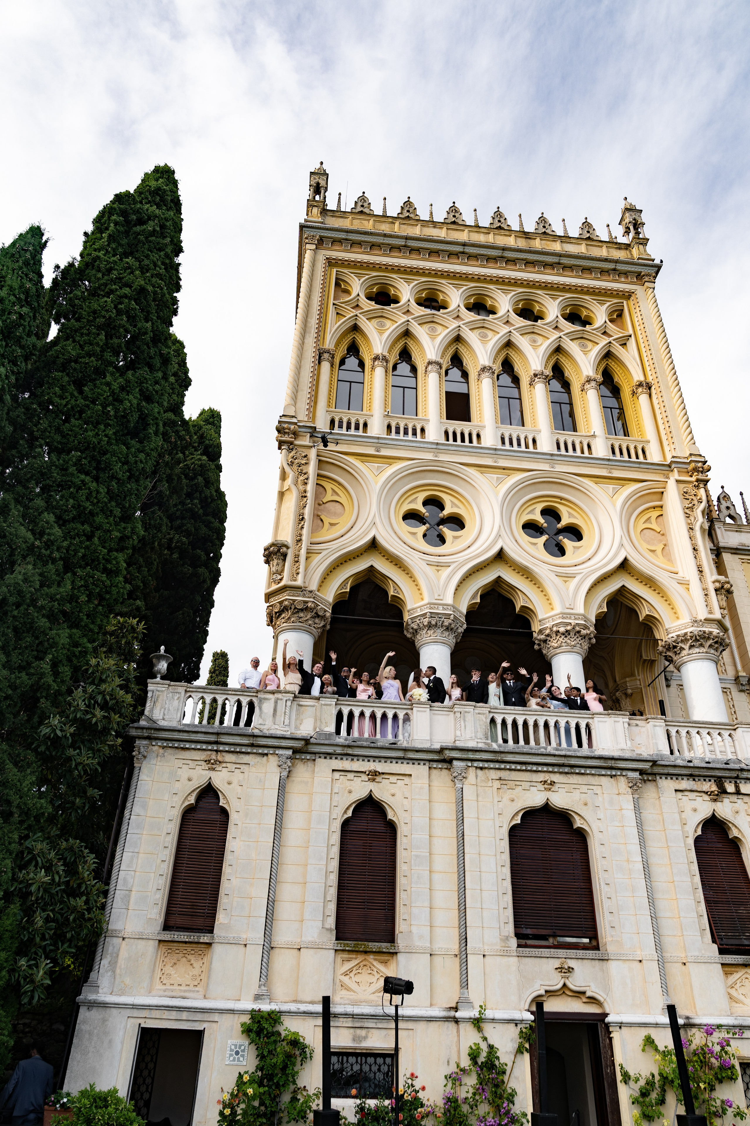 Traumhochzeit auf der Schlossinsel. Hochzeits- und Reportagefotograf in München, Bayern, Deutschland. LORAN MEDIA