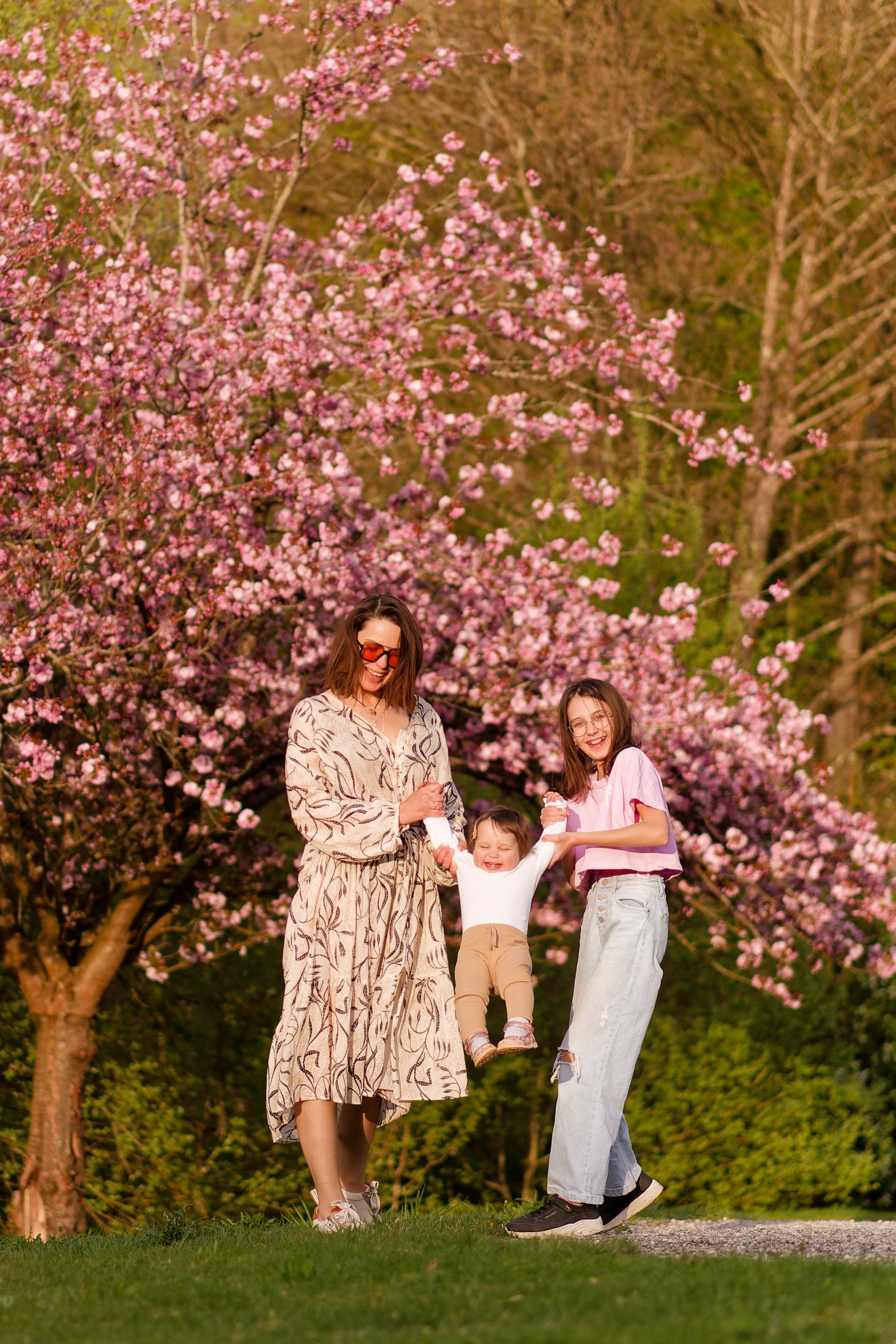 Kirschblüten-Familienshooting. Весільний та репортажний фотограф у Мюнхені, Баваріі та по всій Німеччині – LORAN Media