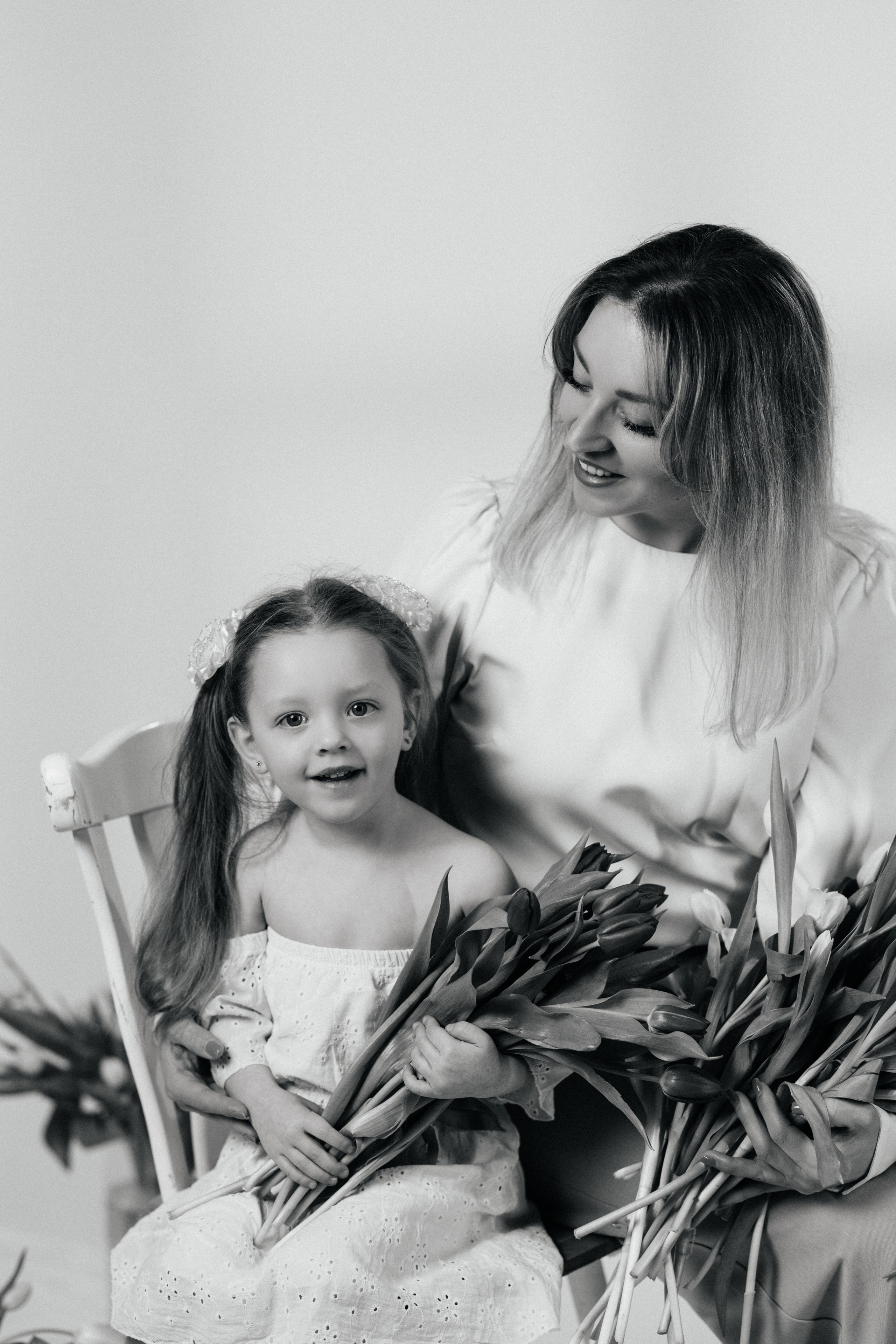 Sofia und Alina. Hochzeits- und Reportagefotograf in München, Bayern, Deutschland. LORAN MEDIA