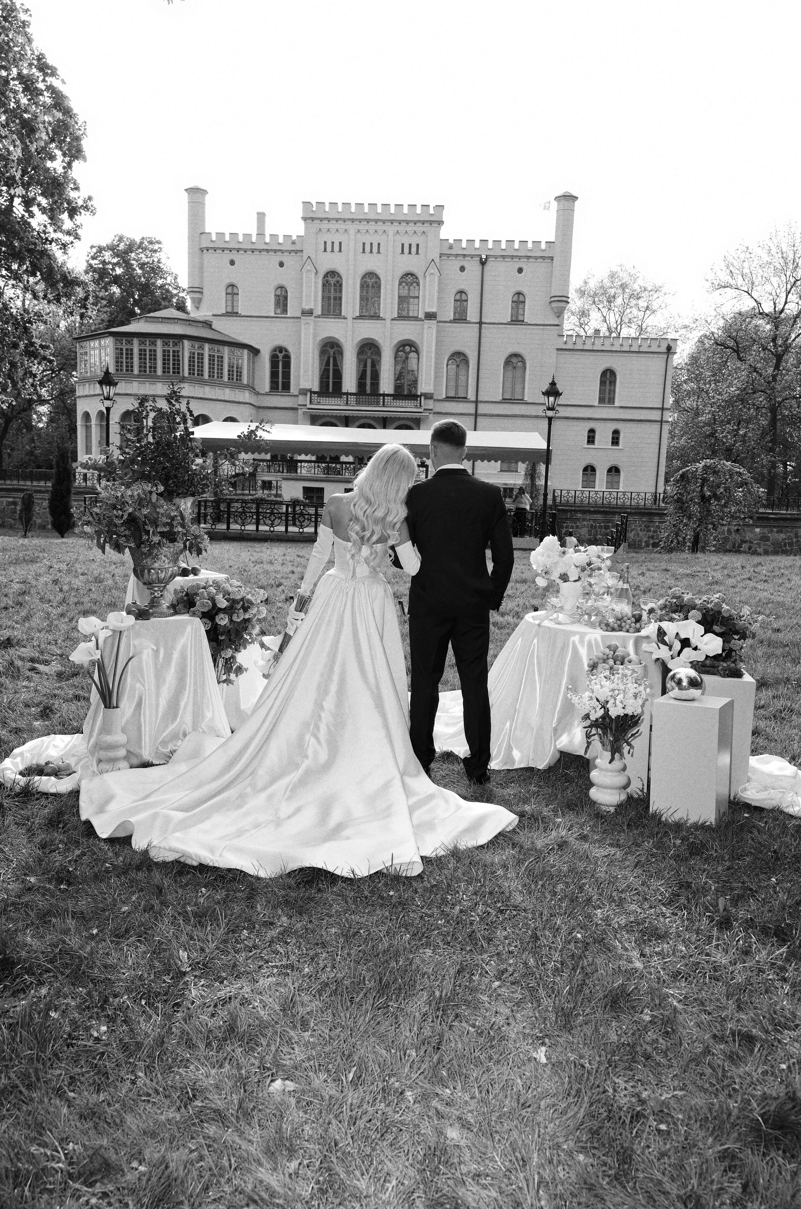Elegante Schloss-Hochzeit. Свадебный и репортажный фотограф в Мюнхене, Регенсбурге, Баварии и по всей Германии — LORAN MEDIA