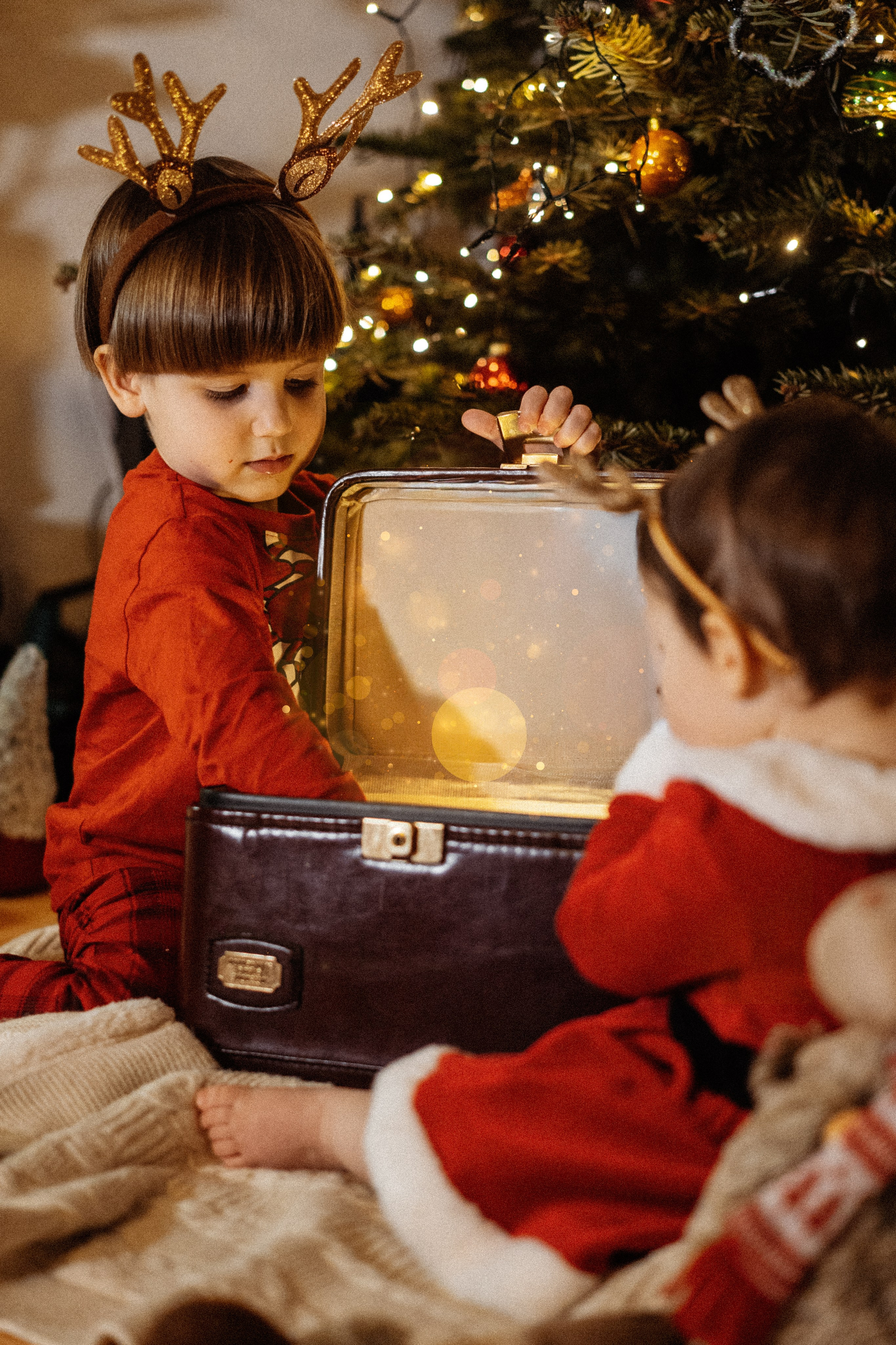 🎄 Weihnachtsshootings & Gutscheine 2026. Wedding and reportage photographer in Munich, Regensburg, Bavaria & all across Germany — LORAN Media