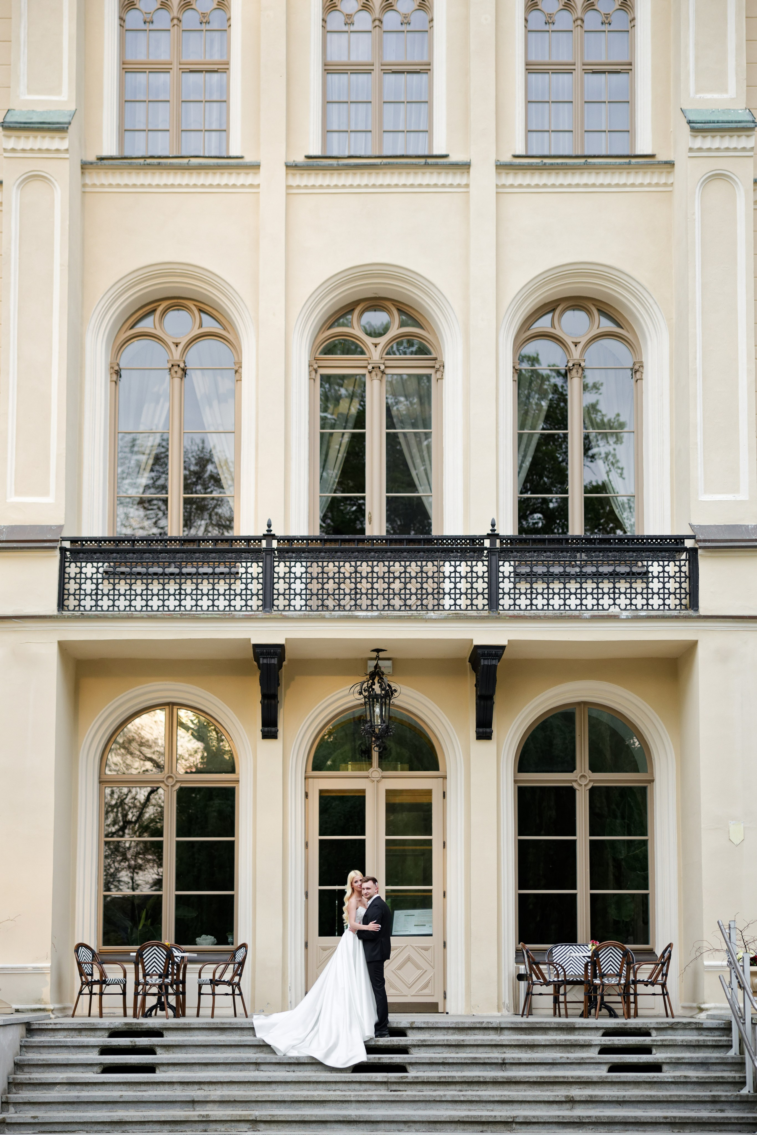 Elegante Schloss-Hochzeit. Свадебный и репортажный фотограф в Мюнхене, Регенсбурге, Баварии и по всей Германии — LORAN MEDIA