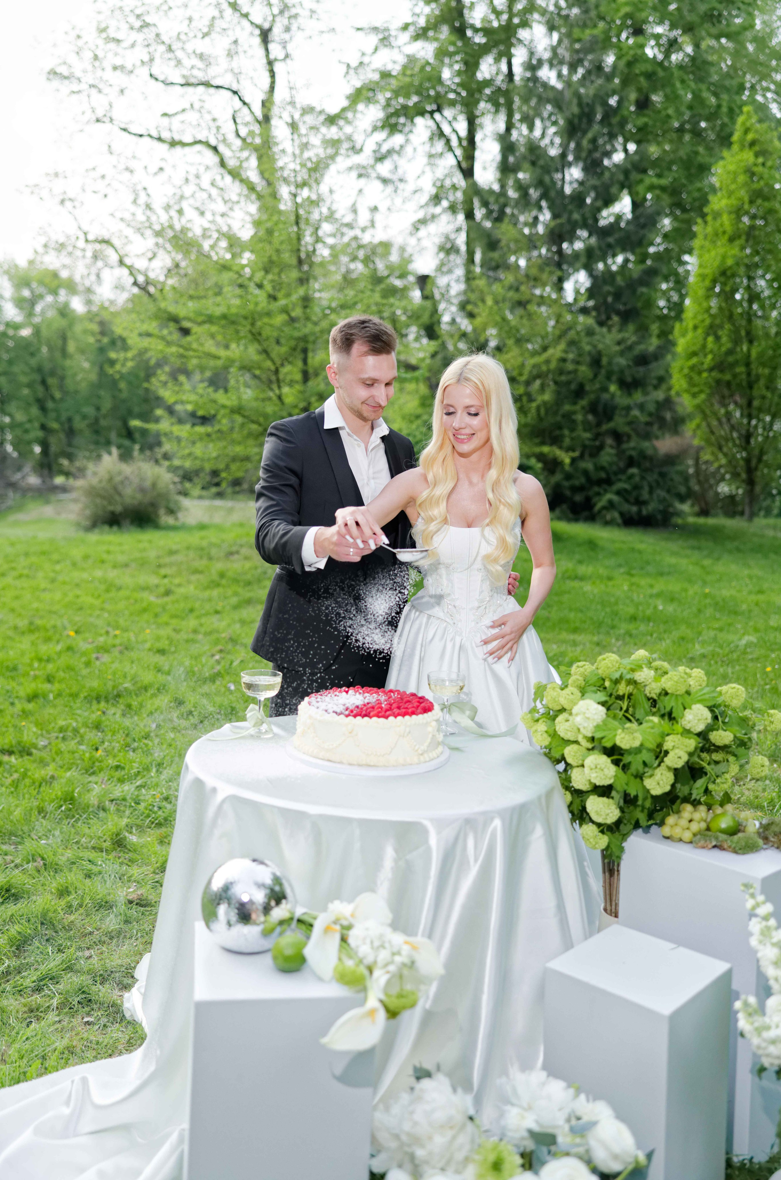 Elegante Schloss-Hochzeit. Свадебный и репортажный фотограф в Мюнхене, Регенсбурге, Баварии и по всей Германии — LORAN MEDIA