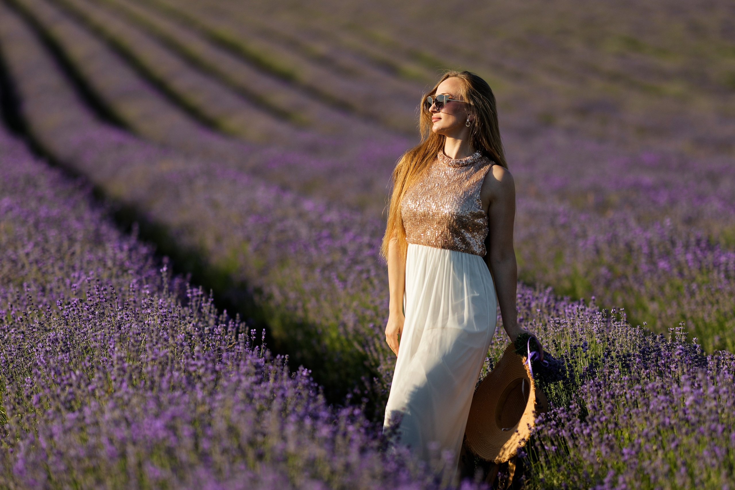 Lavander fild. Wedding and reportage photographer in Munich, Regensburg, Bavaria & all across Germany — LORAN Media
