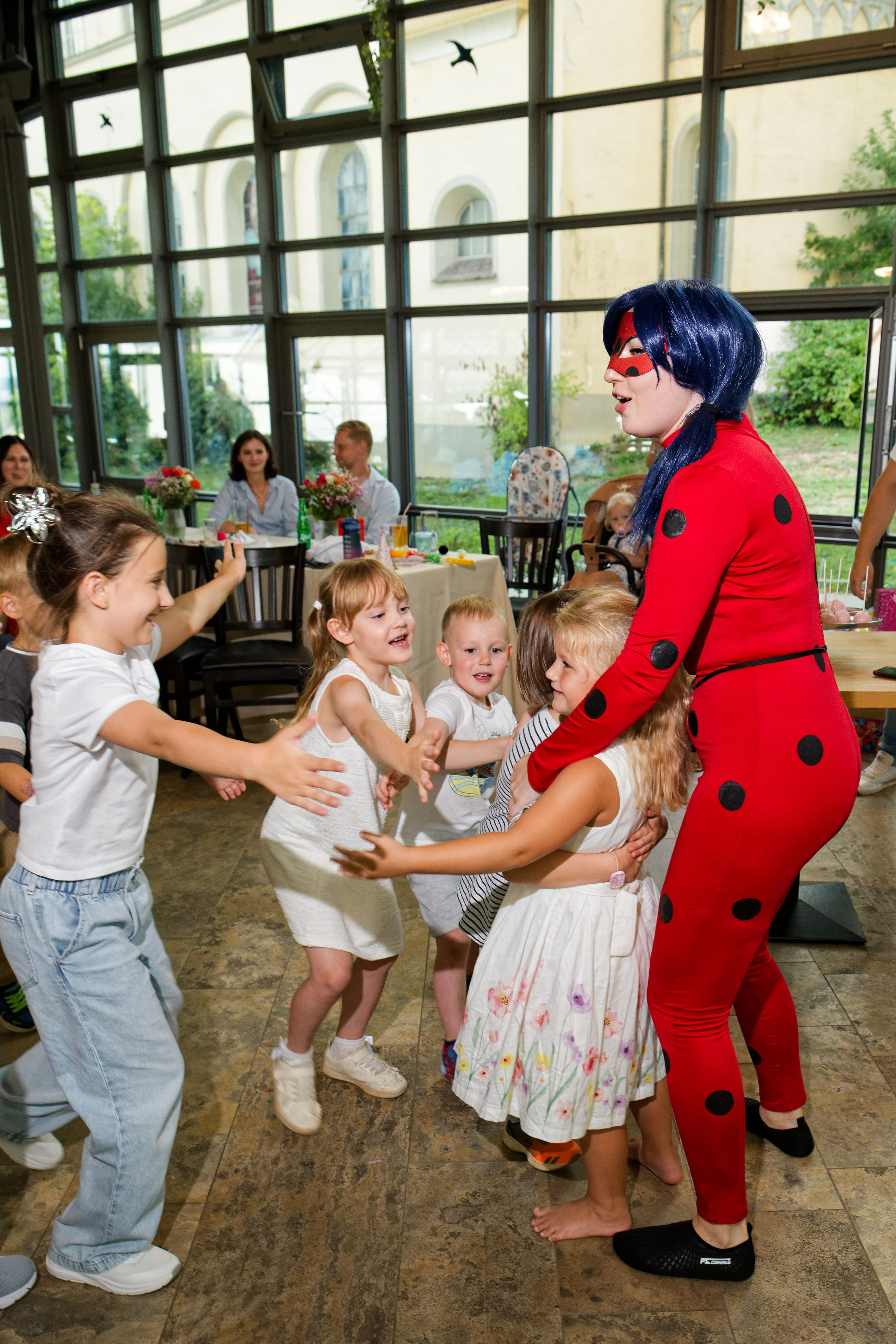 Olivias Geburtstag. Wedding and reportage photographer in Munich, Regensburg, Bavaria & all across Germany — LORAN Media