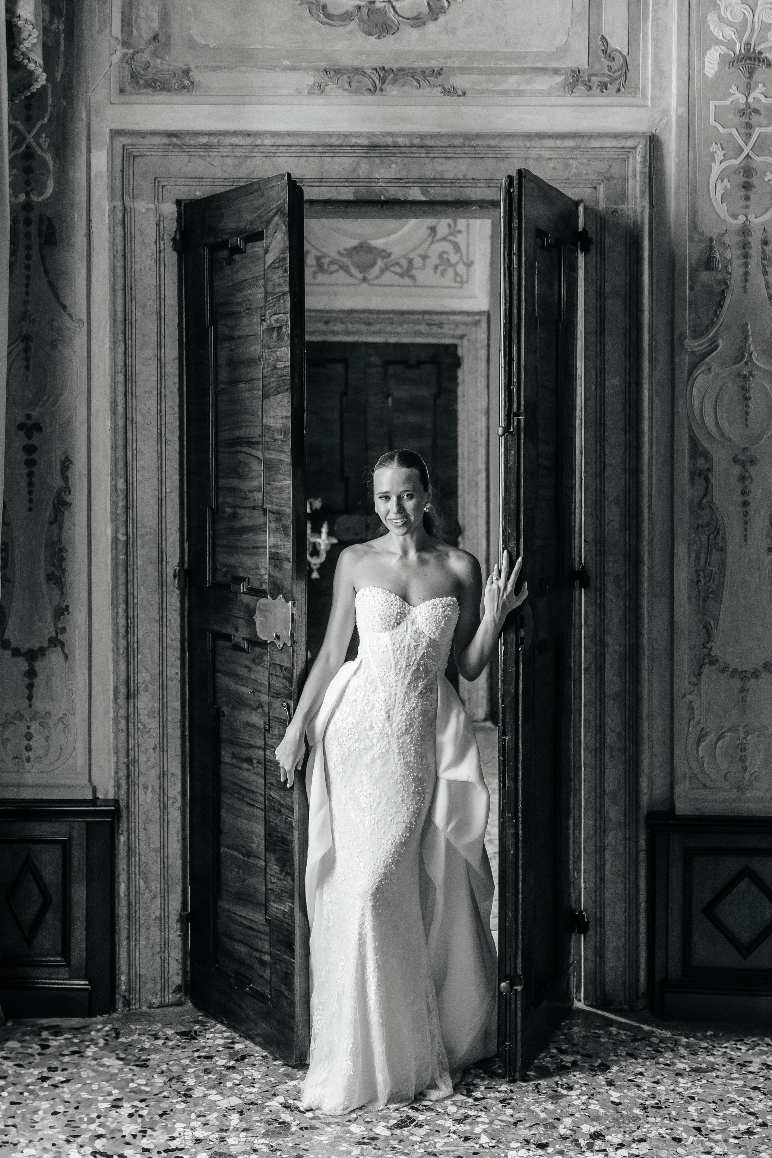 Eleganz im Historischen Schloss. Hochzeits- und Reportagefotograf in München, Bayern, Deutschland. LORAN MEDIA