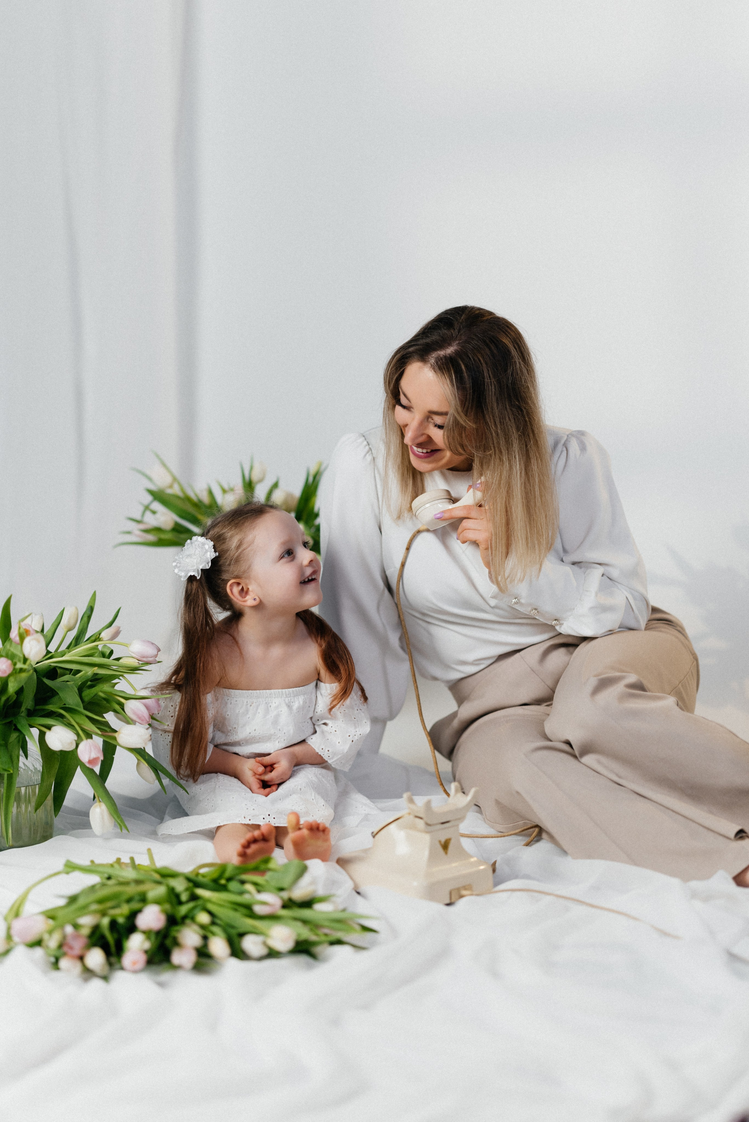 Sofia und Alina. Hochzeits- und Reportagefotograf in München, Bayern, Deutschland. LORAN MEDIA
