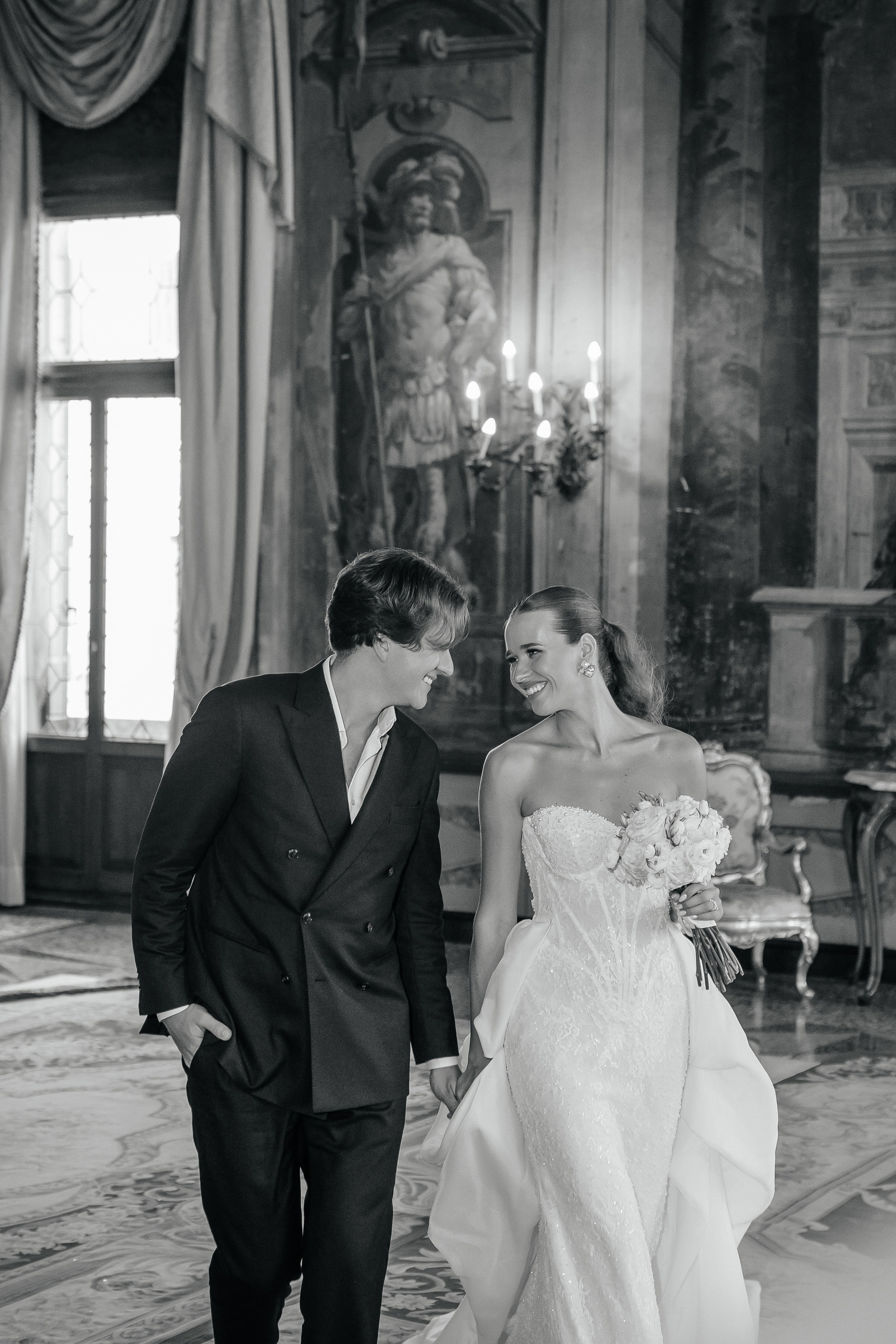 Eleganz im Historischen Schloss. Hochzeits- und Reportagefotograf in München, Bayern, Deutschland. LORAN MEDIA