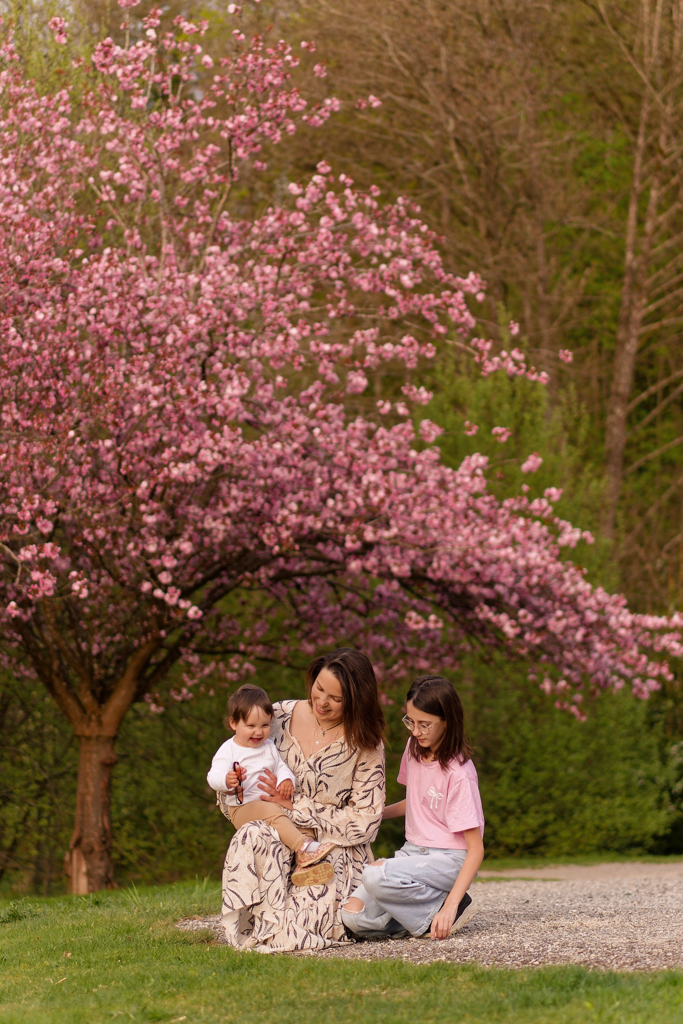Kirschblüten-Familienshooting. Весільний та репортажний фотограф у Мюнхені, Баваріі та по всій Німеччині – LORAN Media