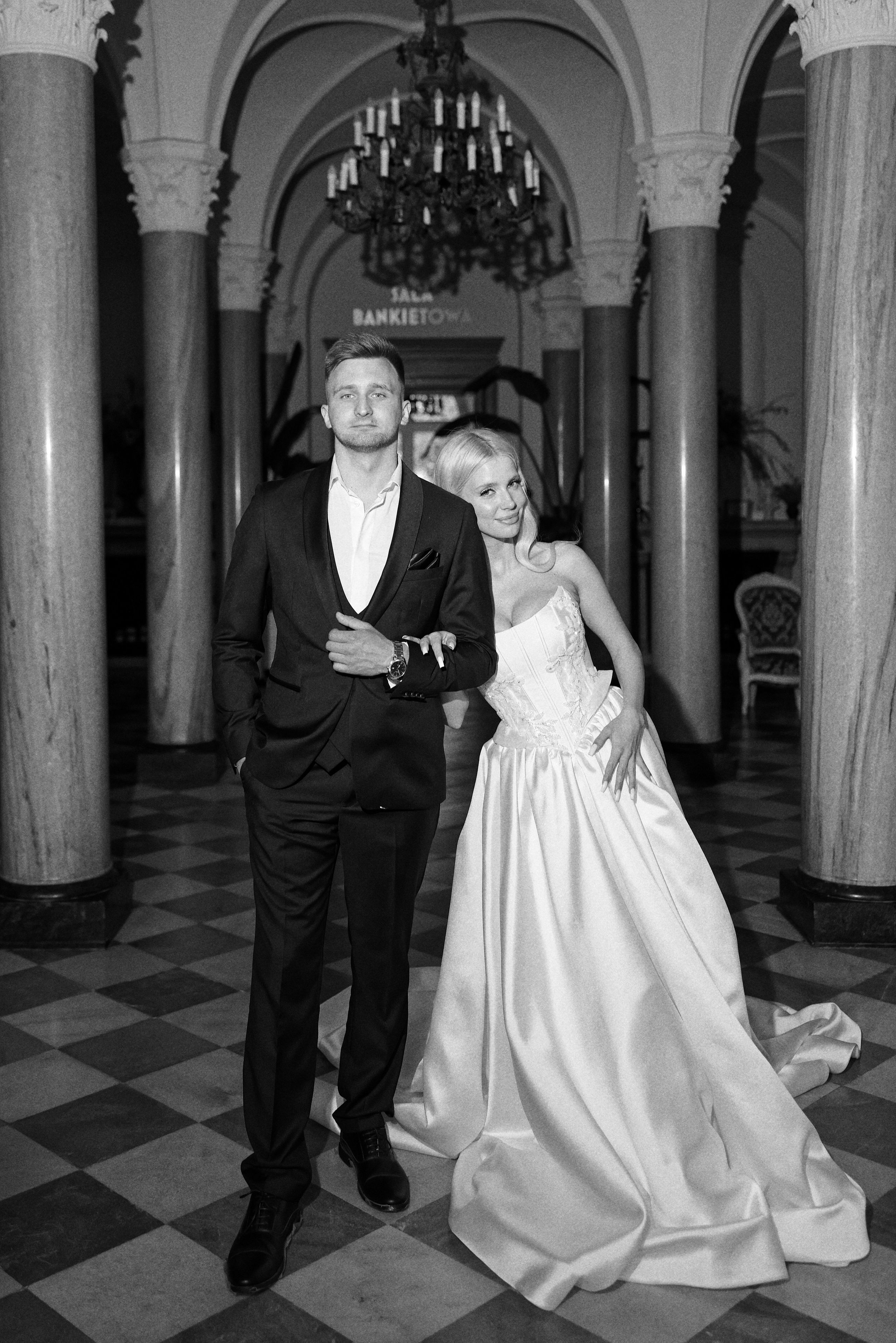 Elegante Schloss-Hochzeit. Свадебный и репортажный фотограф в Мюнхене, Регенсбурге, Баварии и по всей Германии — LORAN MEDIA