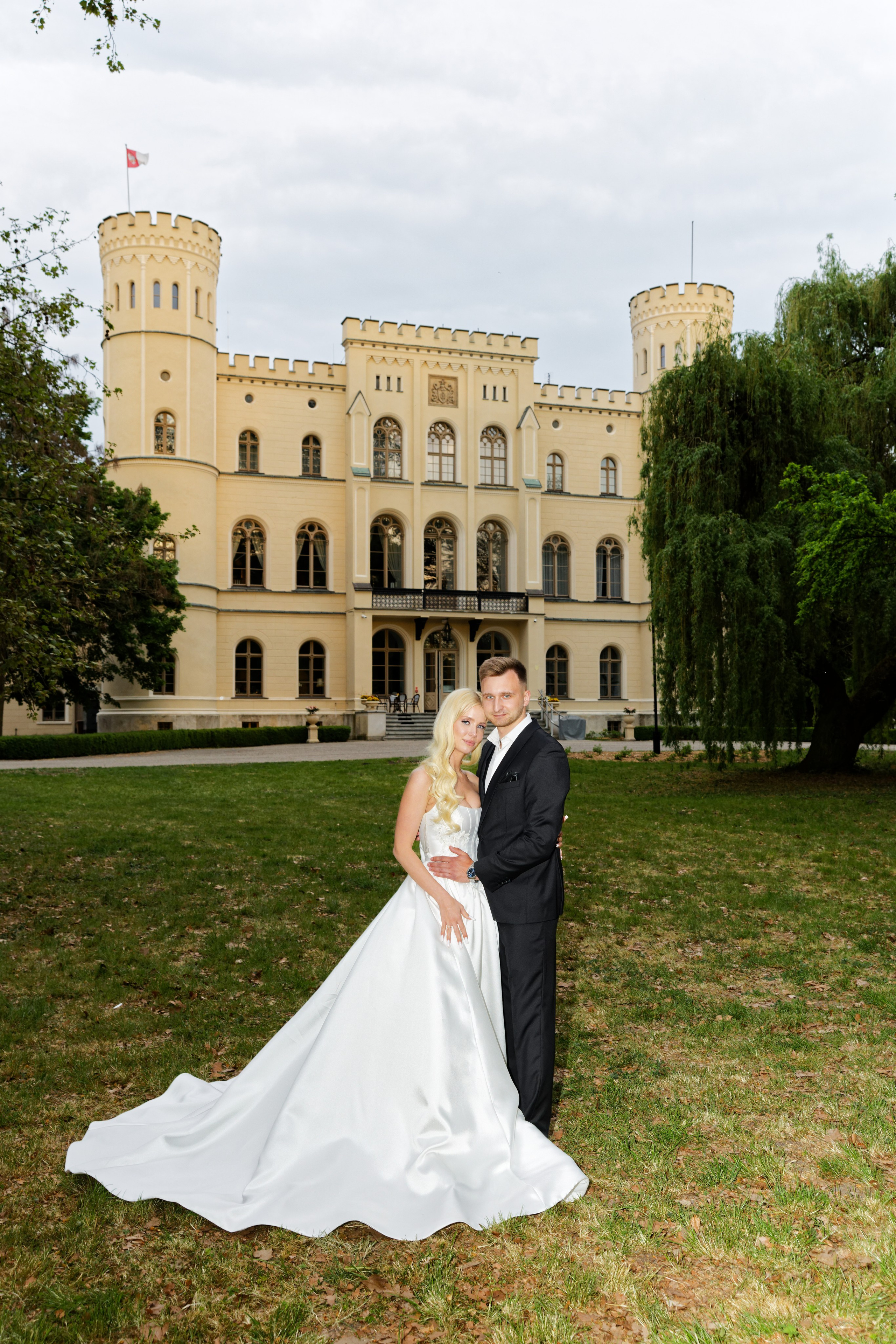 Elegante Schloss-Hochzeit. Свадебный и репортажный фотограф в Мюнхене, Регенсбурге, Баварии и по всей Германии — LORAN MEDIA
