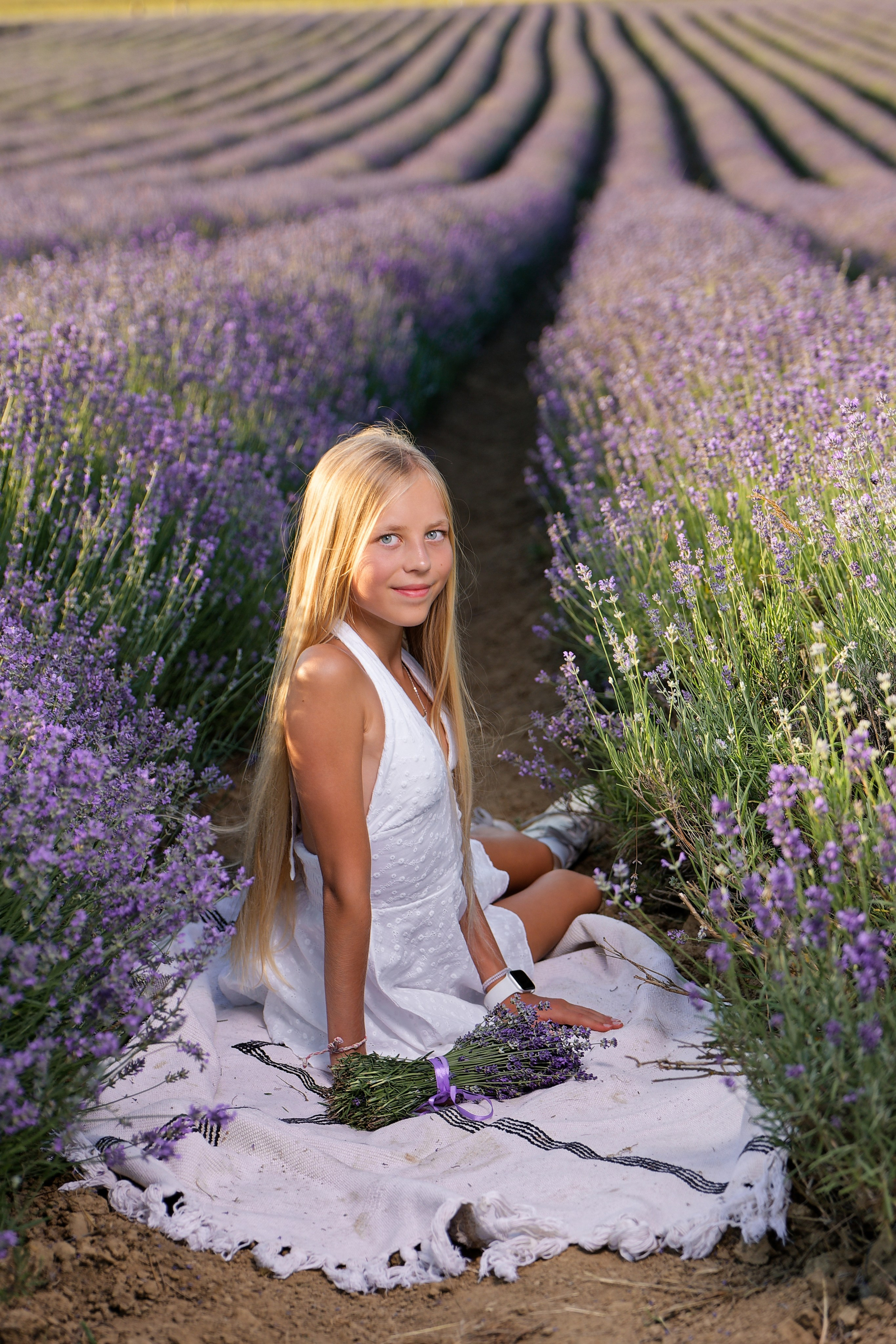 Lavander fild. ADELINA. Wedding and reportage photographer in Munich, Regensburg, Bavaria & all across Germany — LORAN Media