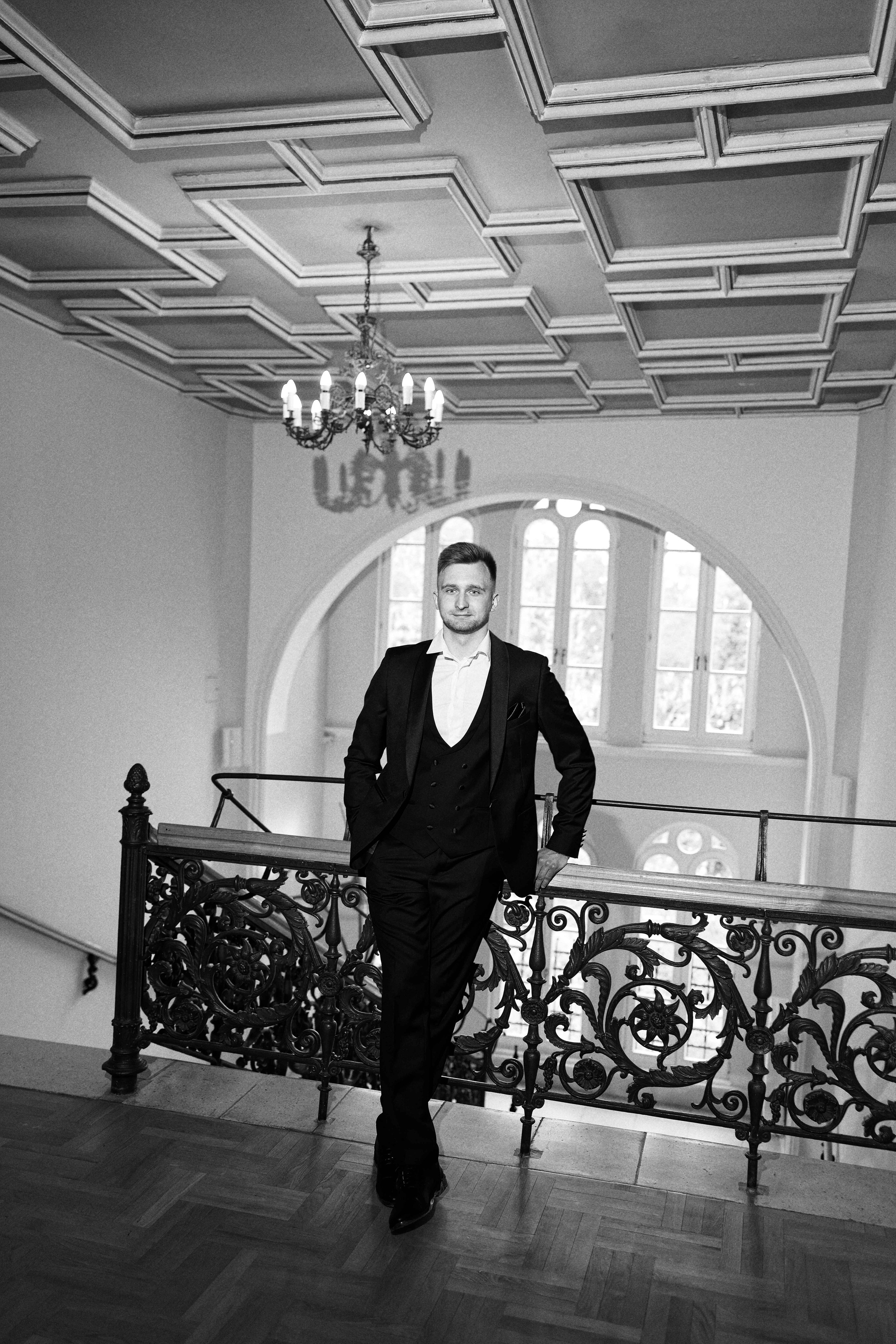 Elegante Schloss-Hochzeit. Свадебный и репортажный фотограф в Мюнхене, Регенсбурге, Баварии и по всей Германии — LORAN MEDIA
