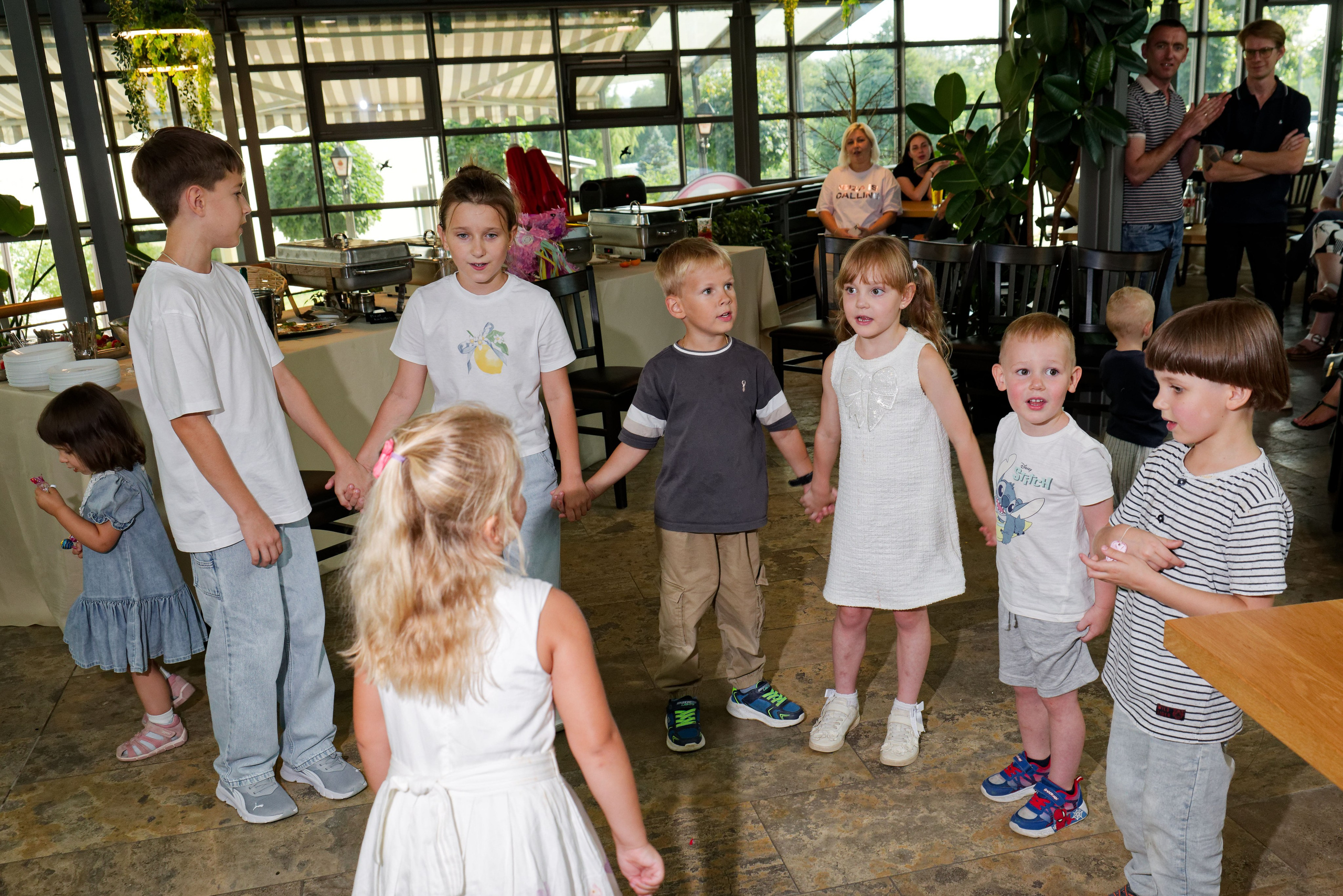 Olivias Geburtstag. Wedding and reportage photographer in Munich, Regensburg, Bavaria & all across Germany — LORAN Media