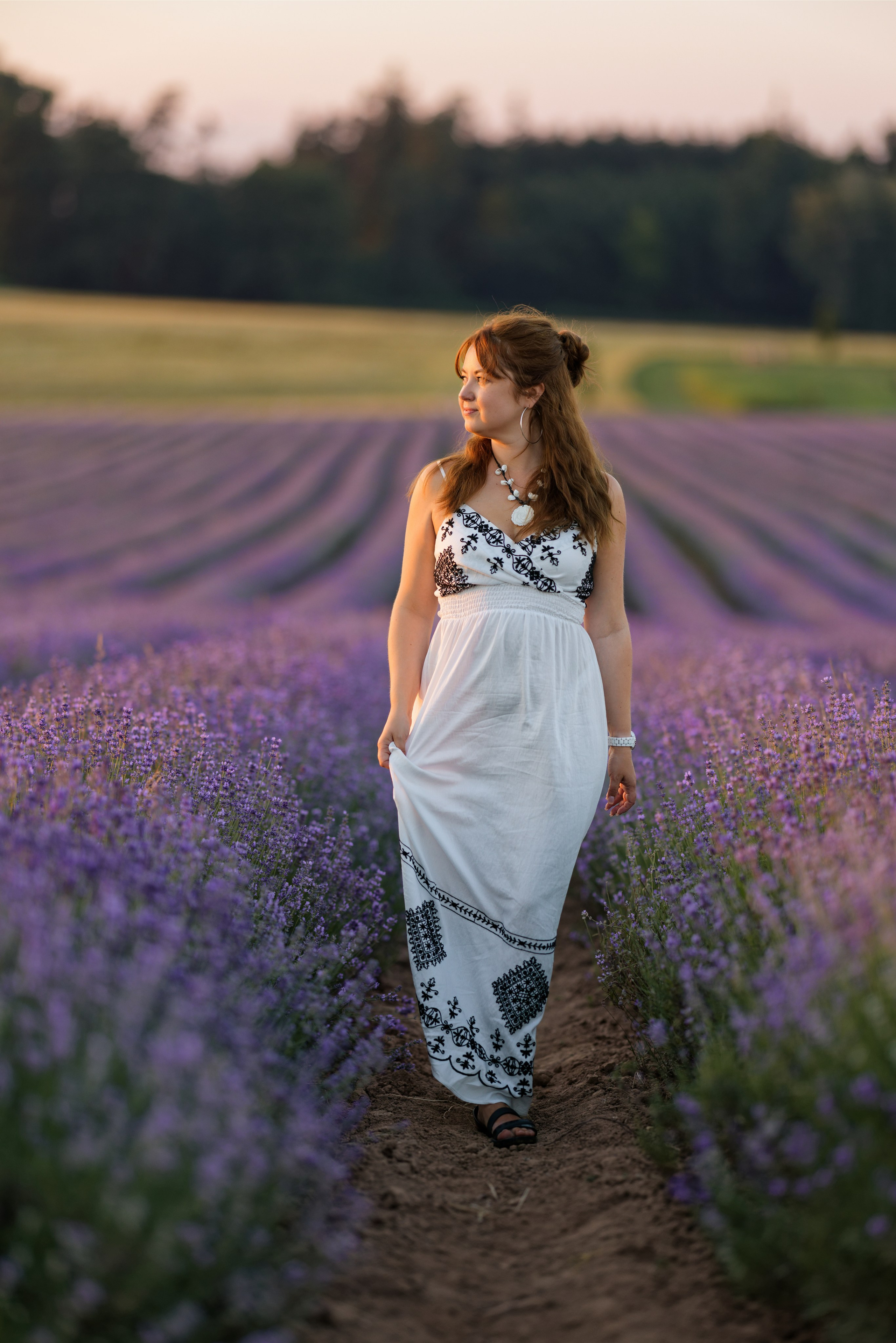 Lavander fild. Wedding and reportage photographer in Munich, Regensburg, Bavaria & all across Germany — LORAN Media