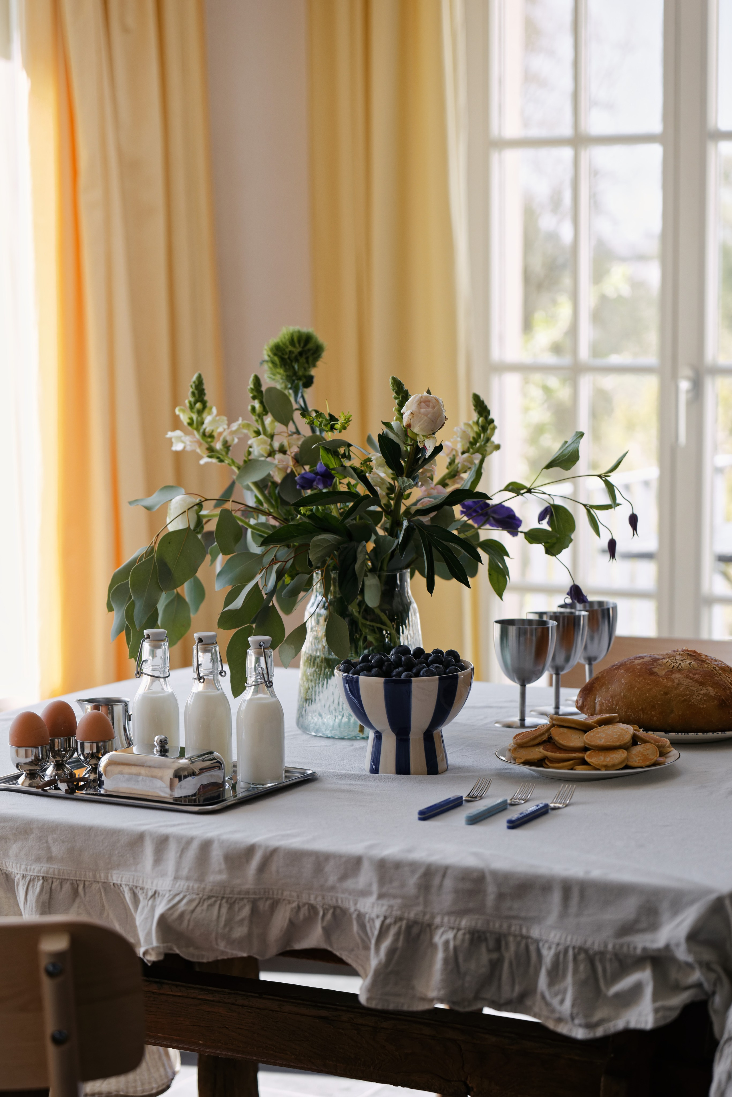 Gemütlicher Morgen Zuhause. Wedding and reportage photographer in Munich, Regensburg, Bavaria & all across Germany — LORAN Media