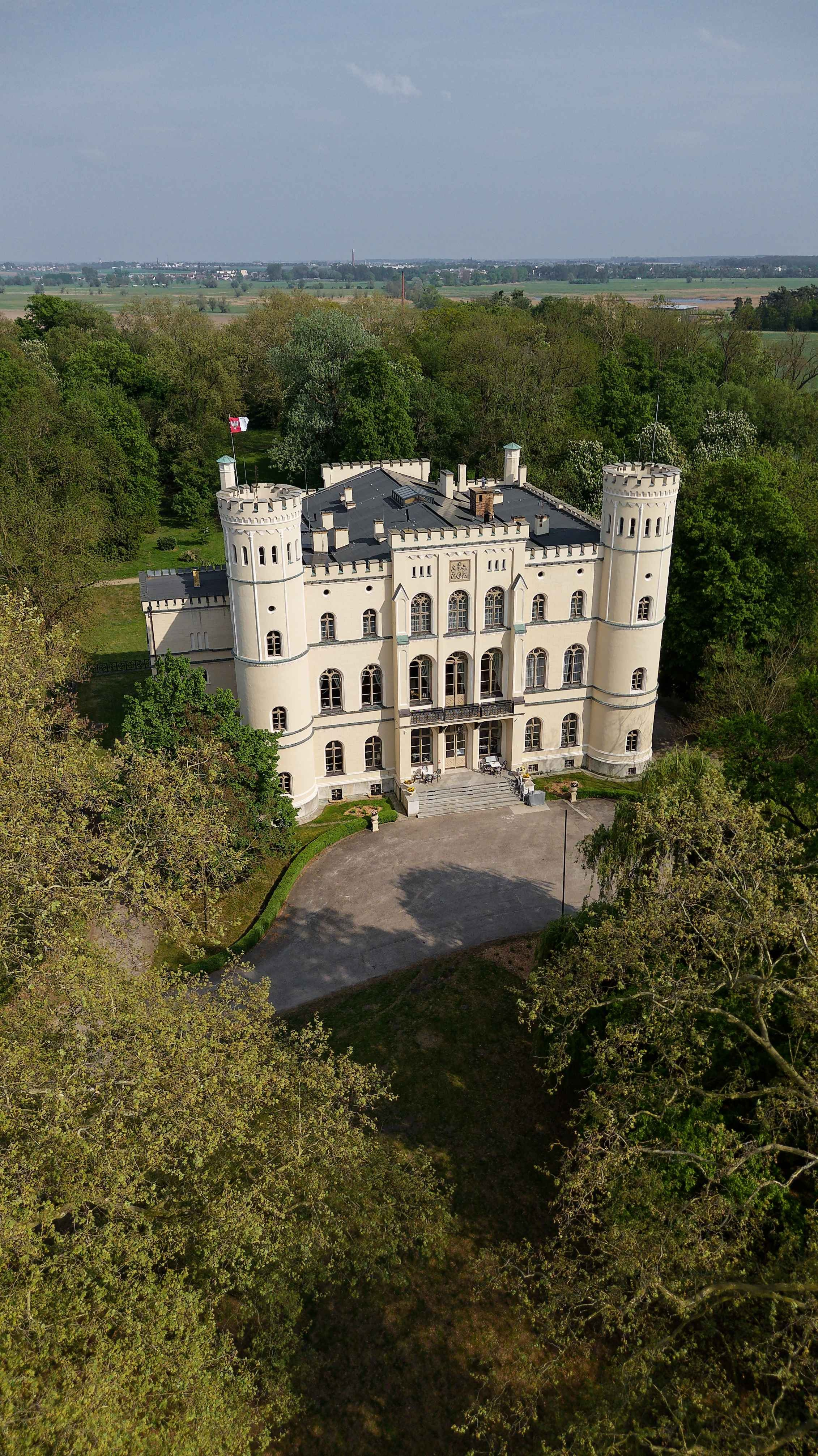Elegante Schloss-Hochzeit. Свадебный и репортажный фотограф в Мюнхене, Регенсбурге, Баварии и по всей Германии — LORAN MEDIA