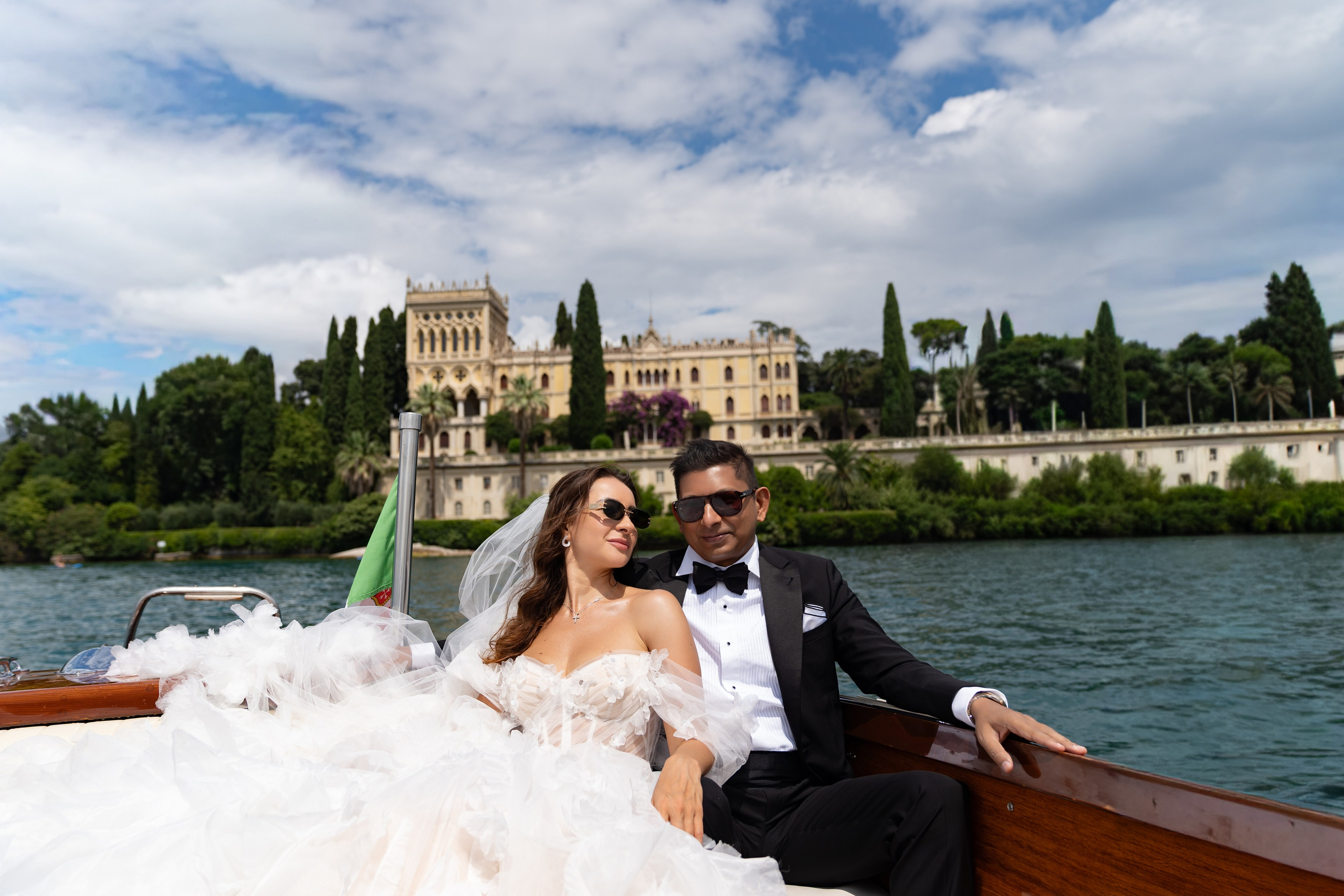 Traumhochzeit auf der Schlossinsel. Hochzeits- und Reportagefotograf in München, Bayern, Deutschland. LORAN MEDIA