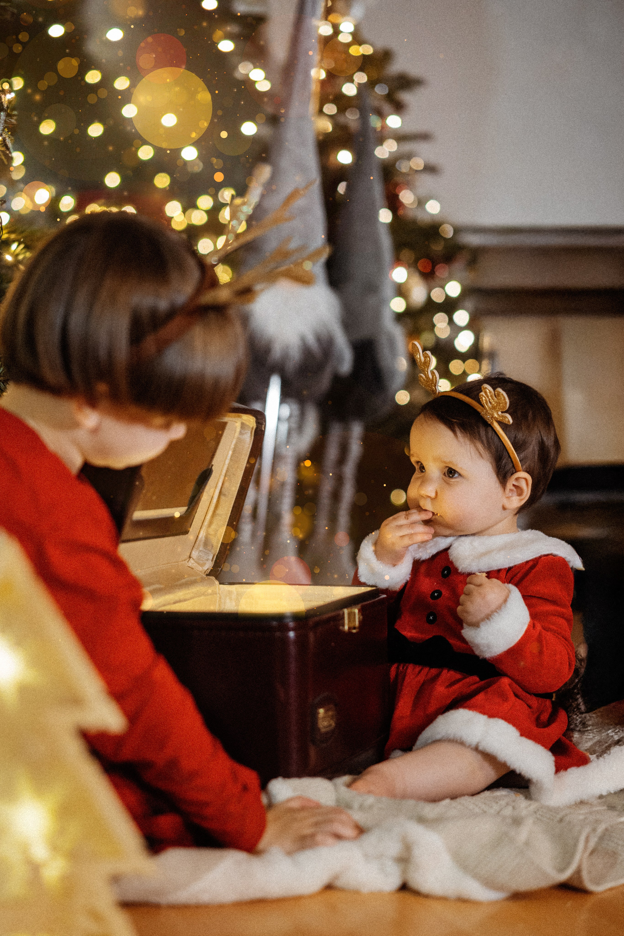 🎄 Weihnachtsshootings & Gutscheine 2026. Wedding and reportage photographer in Munich, Regensburg, Bavaria & all across Germany — LORAN Media