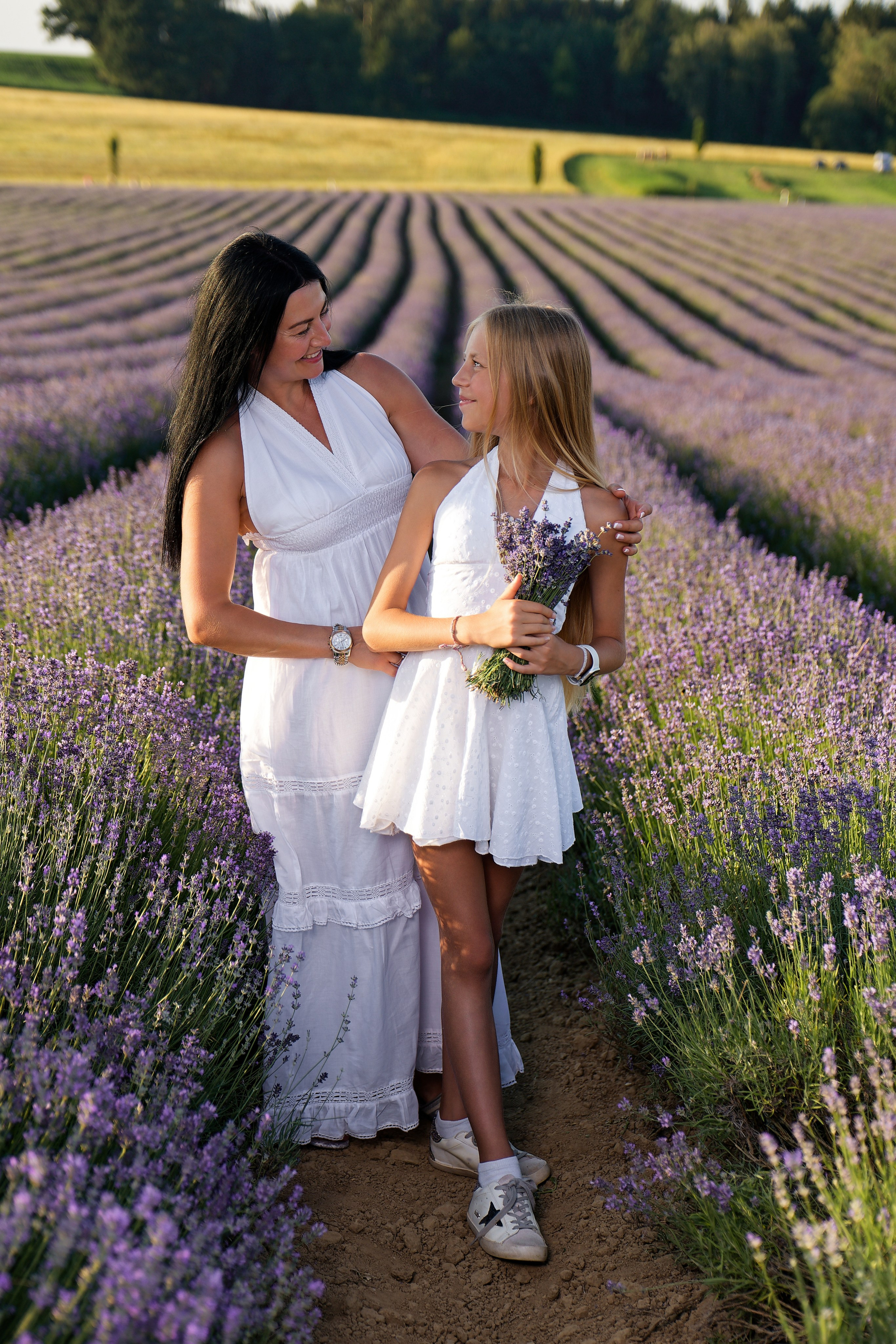 Lavander fild. ADELINA. Wedding and reportage photographer in Munich, Regensburg, Bavaria & all across Germany — LORAN Media
